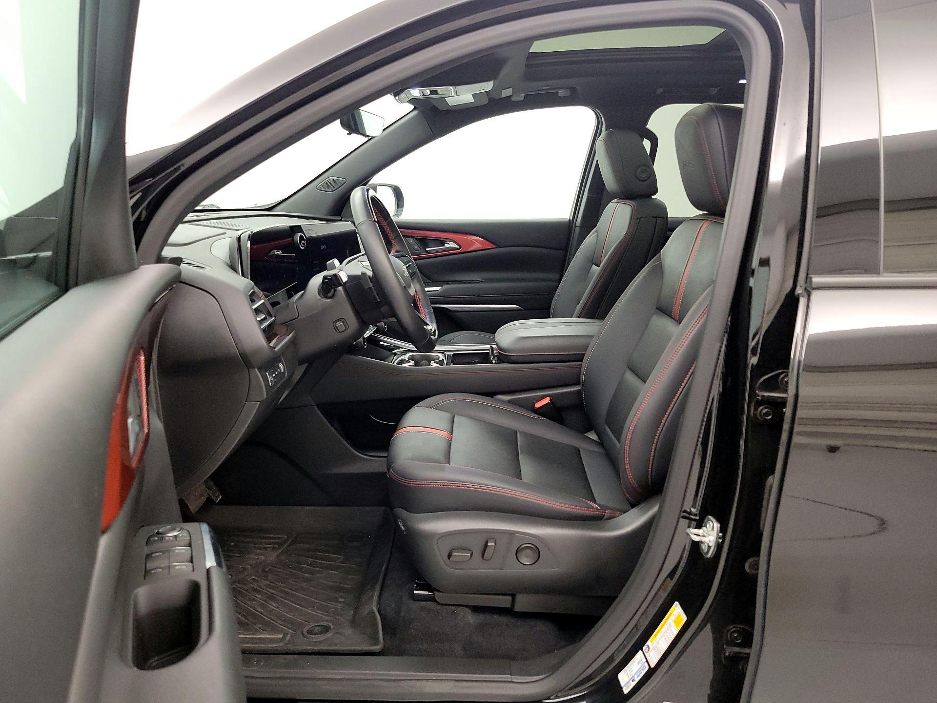 Thumbnail: 2024 Chevrolet Traverse - 11