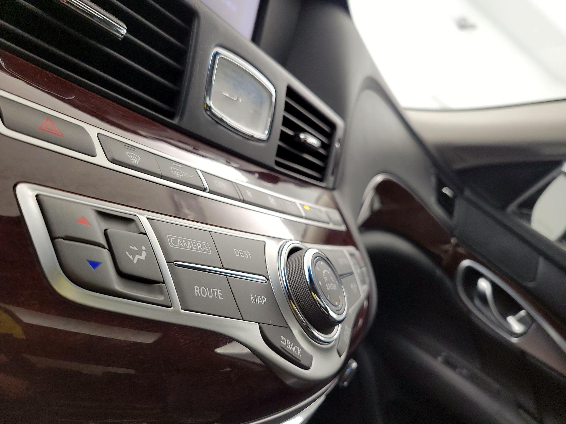 Thumbnail: 2017 INFINITI Q70 - 17