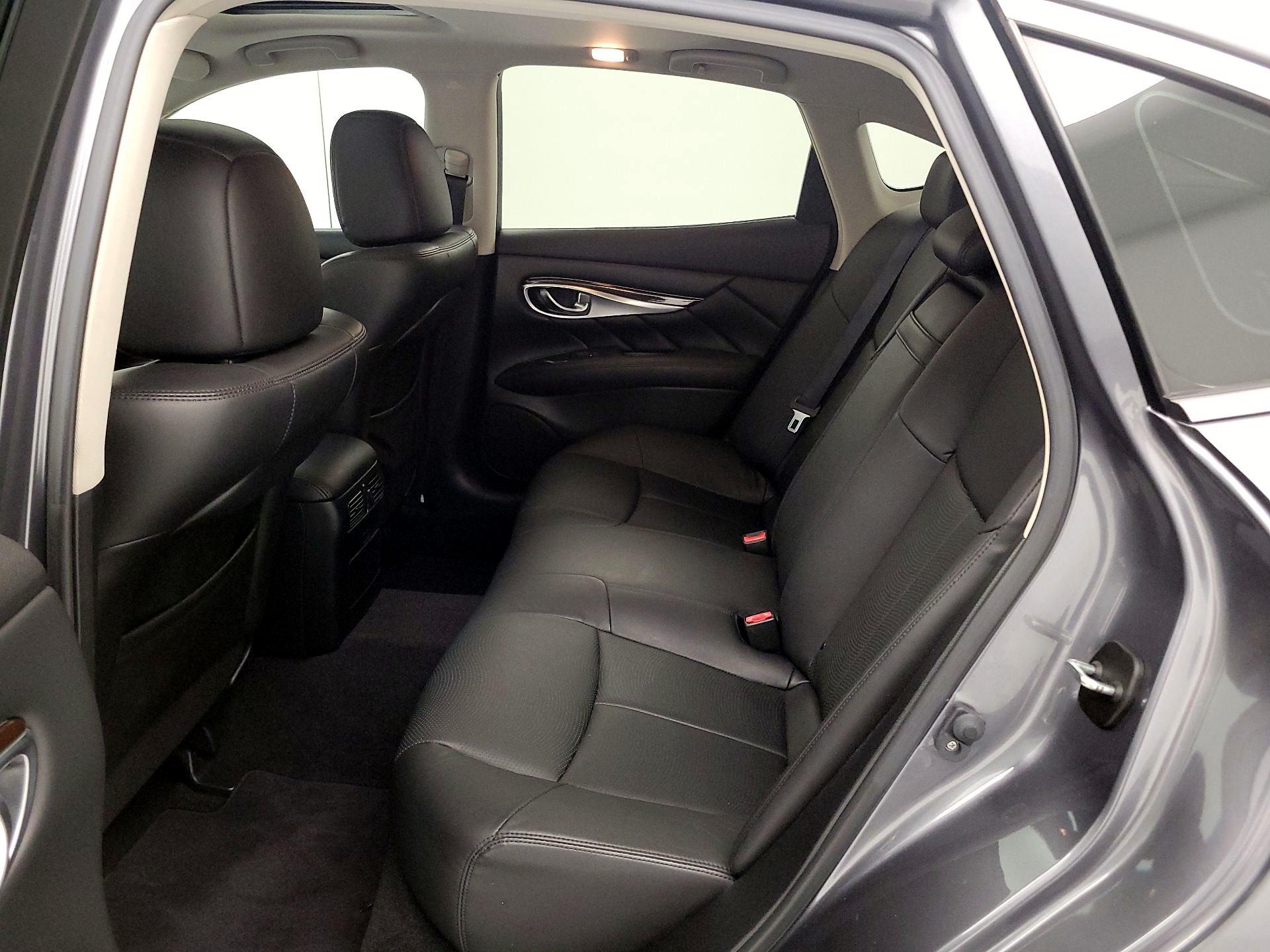 Thumbnail: 2017 INFINITI Q70 - 20