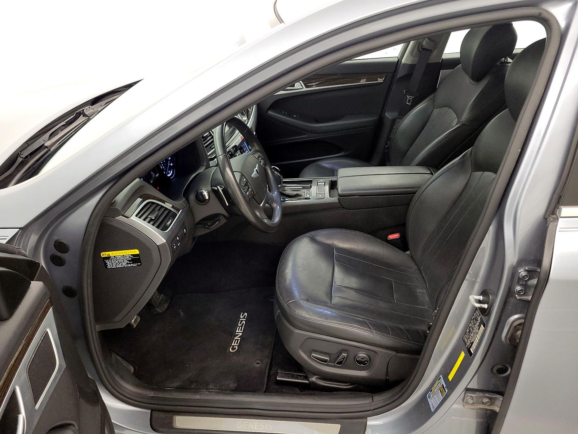 Thumbnail: 2015 Hyundai Genesis - 11