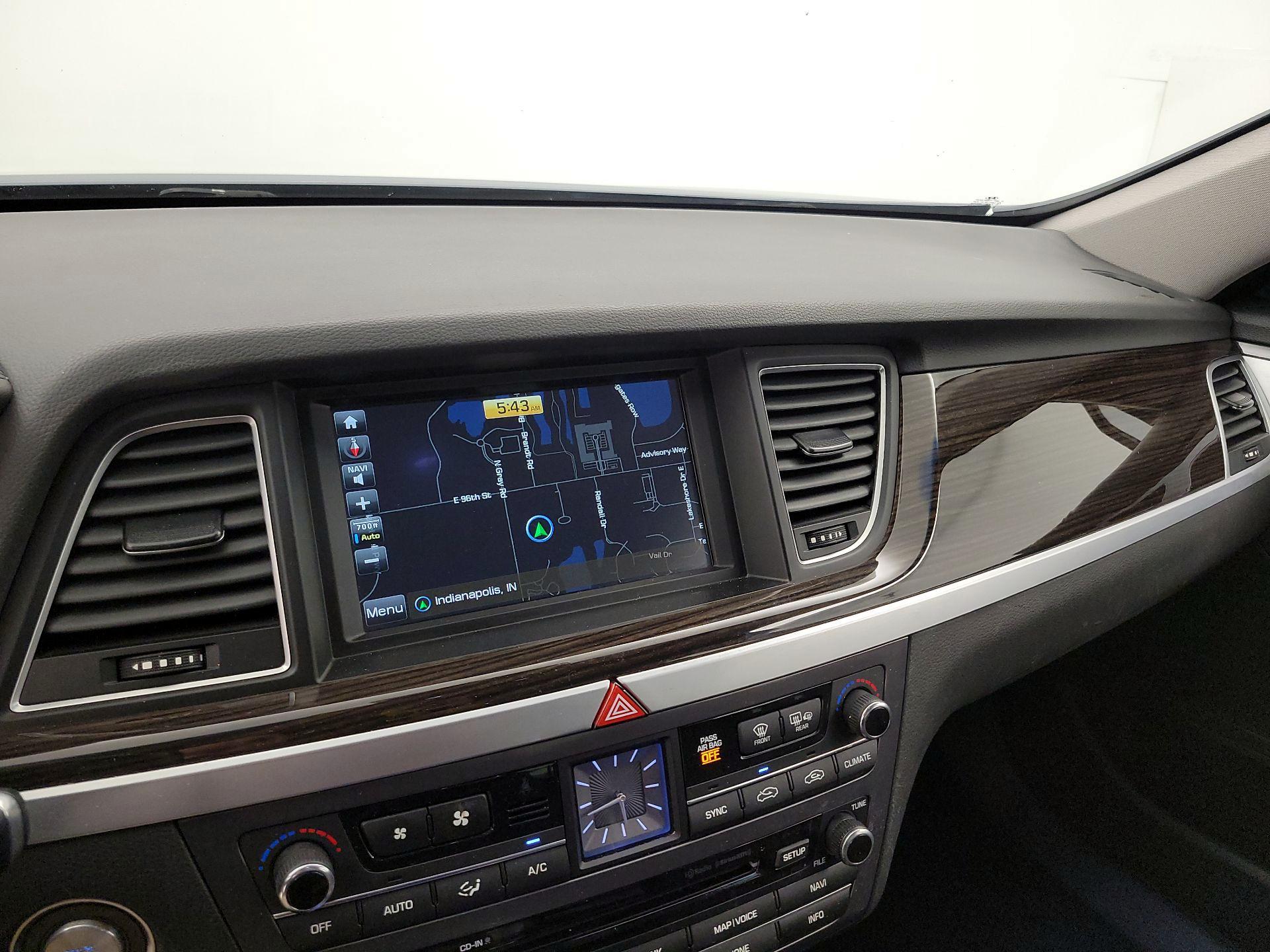 Thumbnail: 2015 Hyundai Genesis - 14
