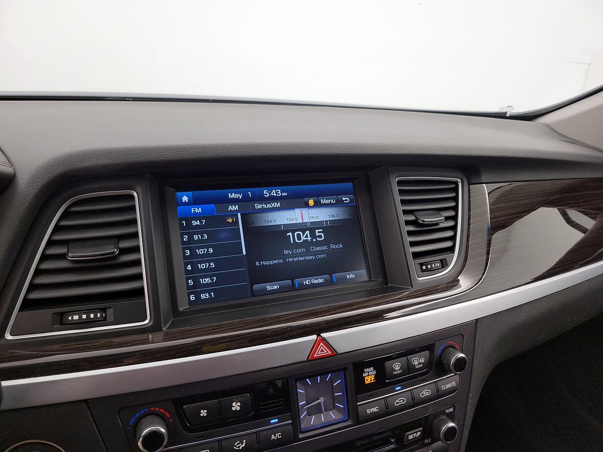 Thumbnail: 2015 Hyundai Genesis - 16