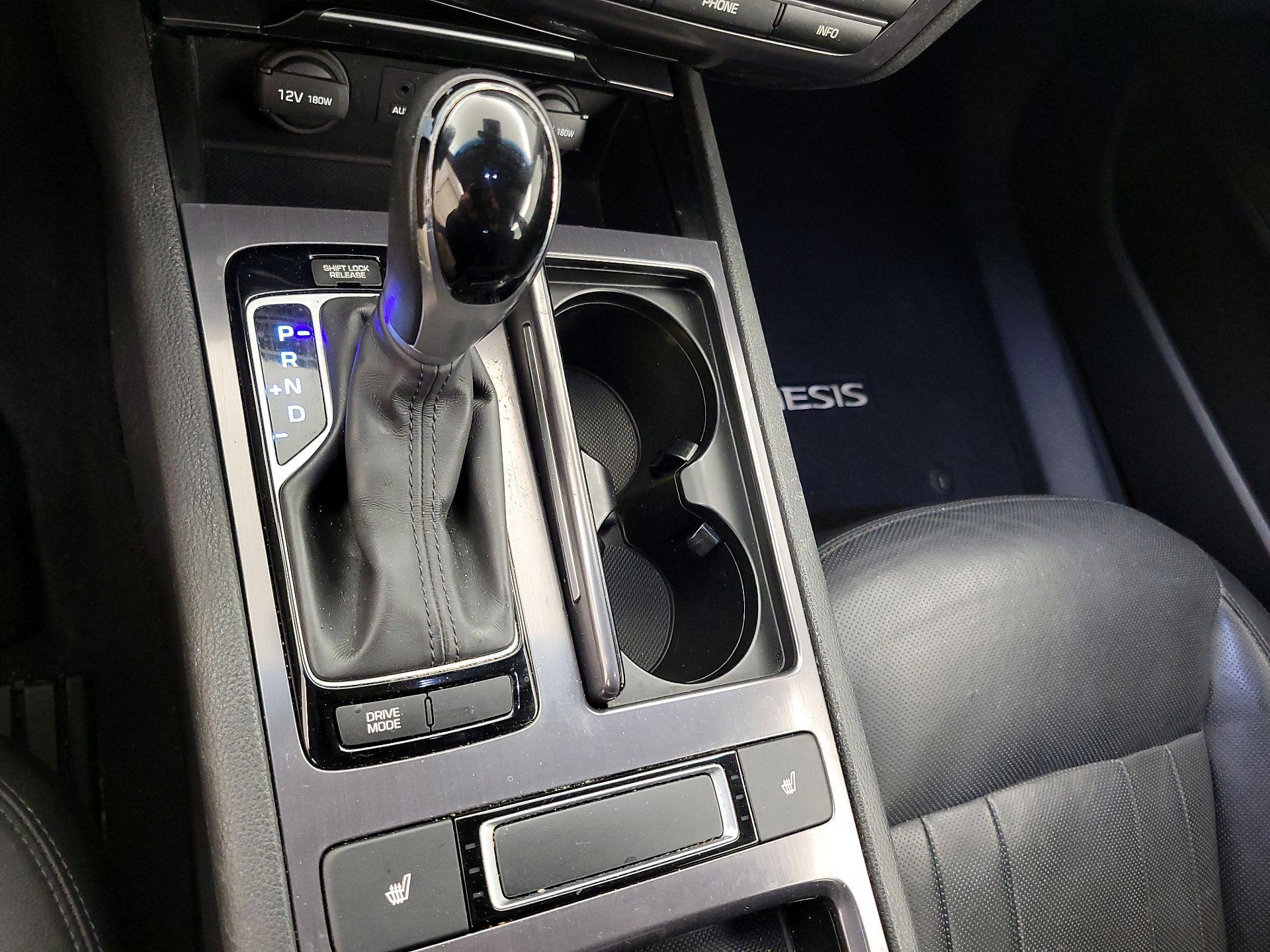 Thumbnail: 2015 Hyundai Genesis - 18