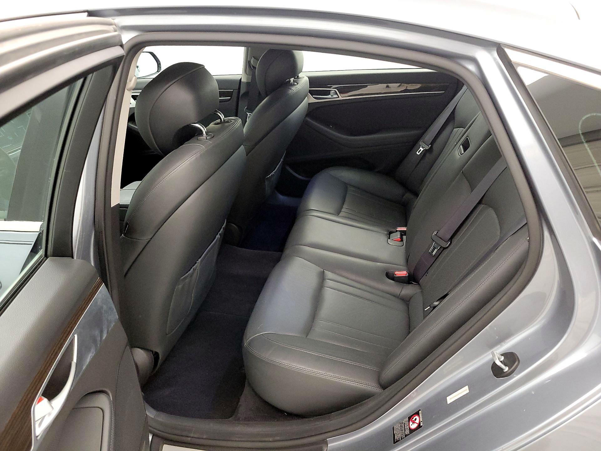 Thumbnail: 2015 Hyundai Genesis - 20