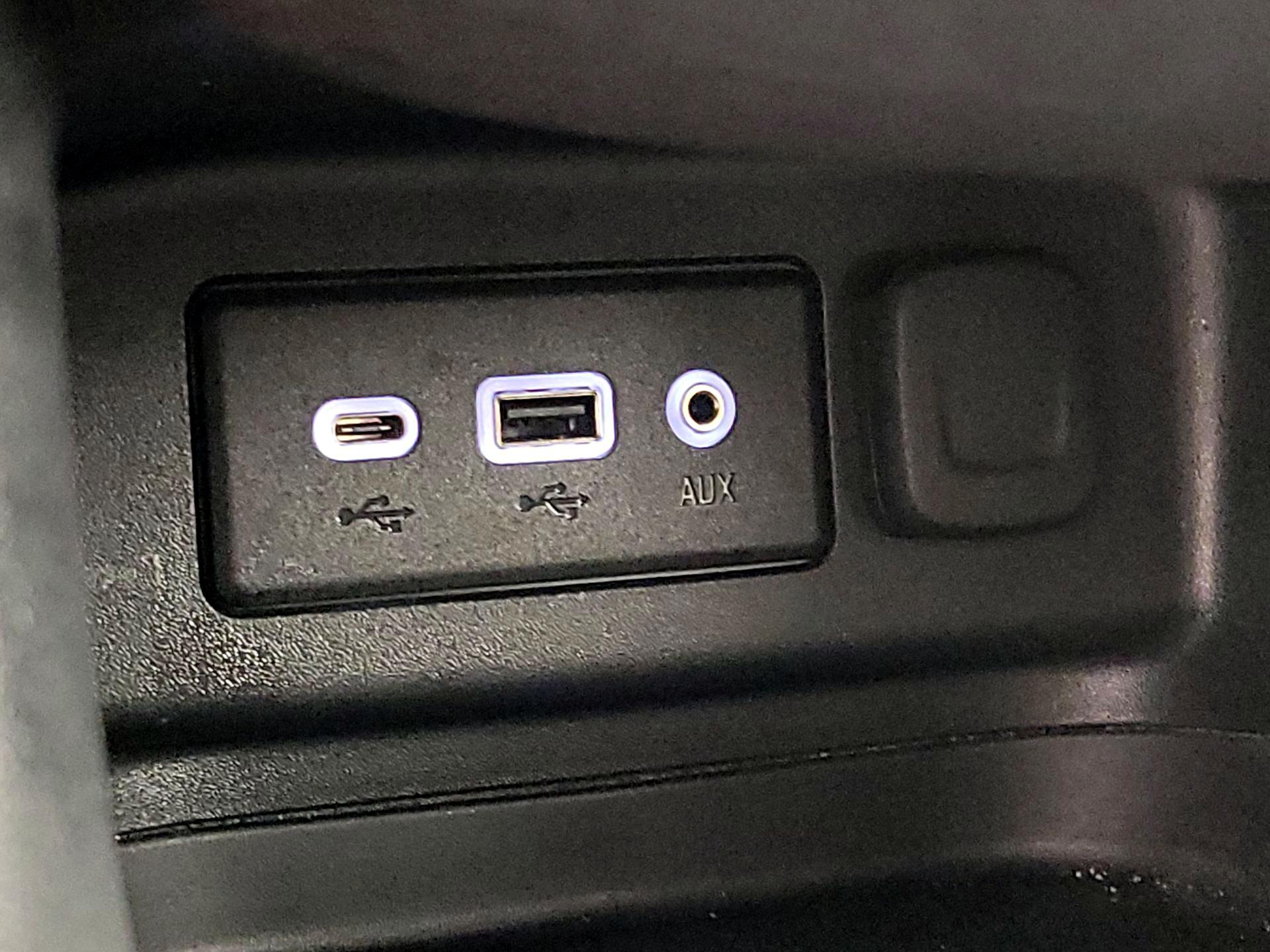 Thumbnail: 2023 Chevrolet Equinox - 18