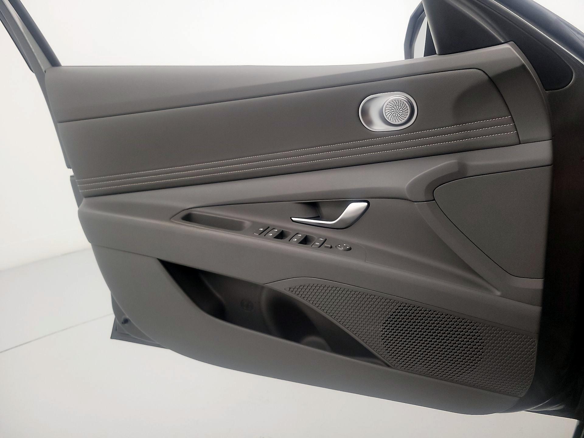 Thumbnail: 2025 Hyundai Elantra - 12