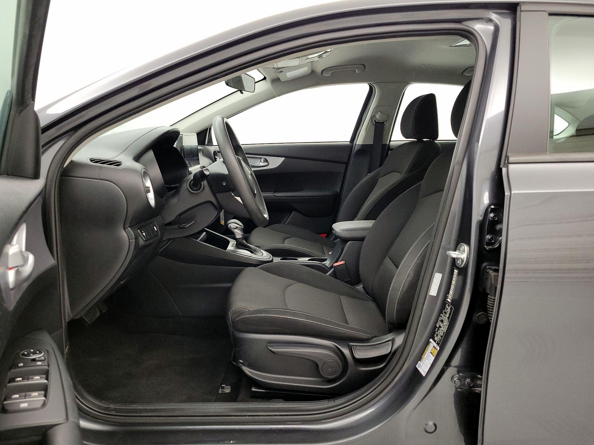 Thumbnail: 2024 Kia Forte - 11