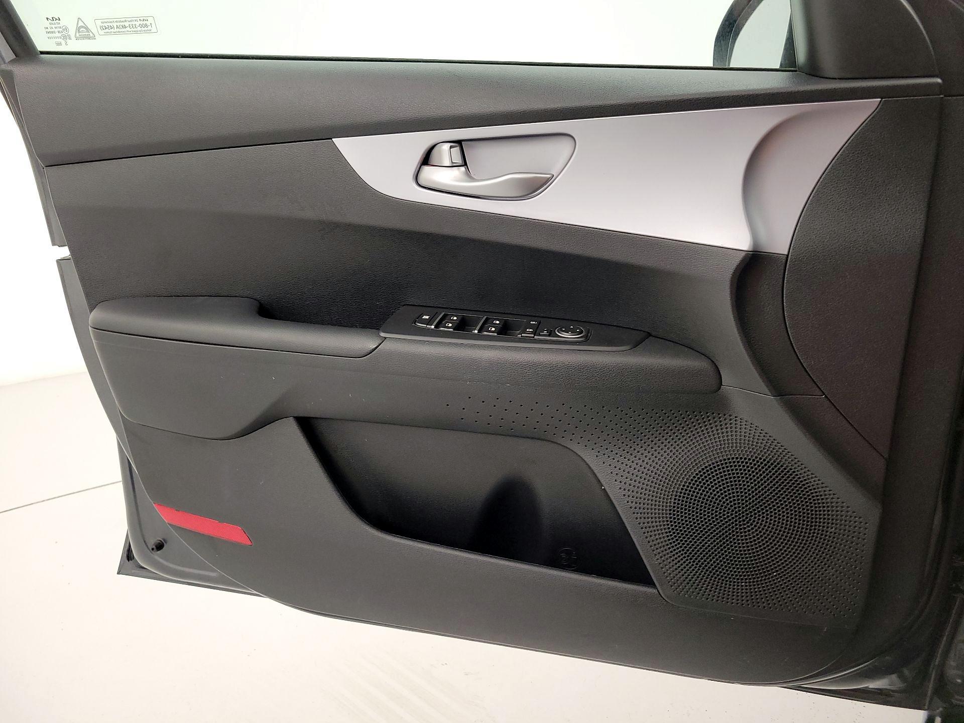 Thumbnail: 2024 Kia Forte - 12