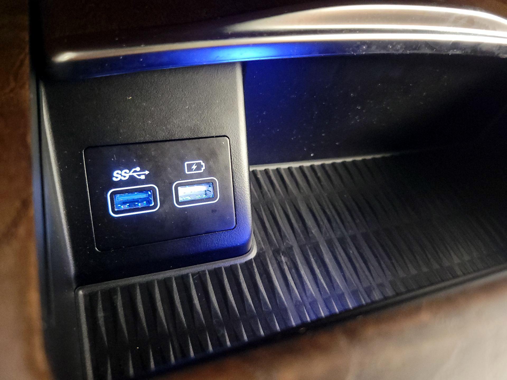 Thumbnail: 2022 Genesis G80 - 19