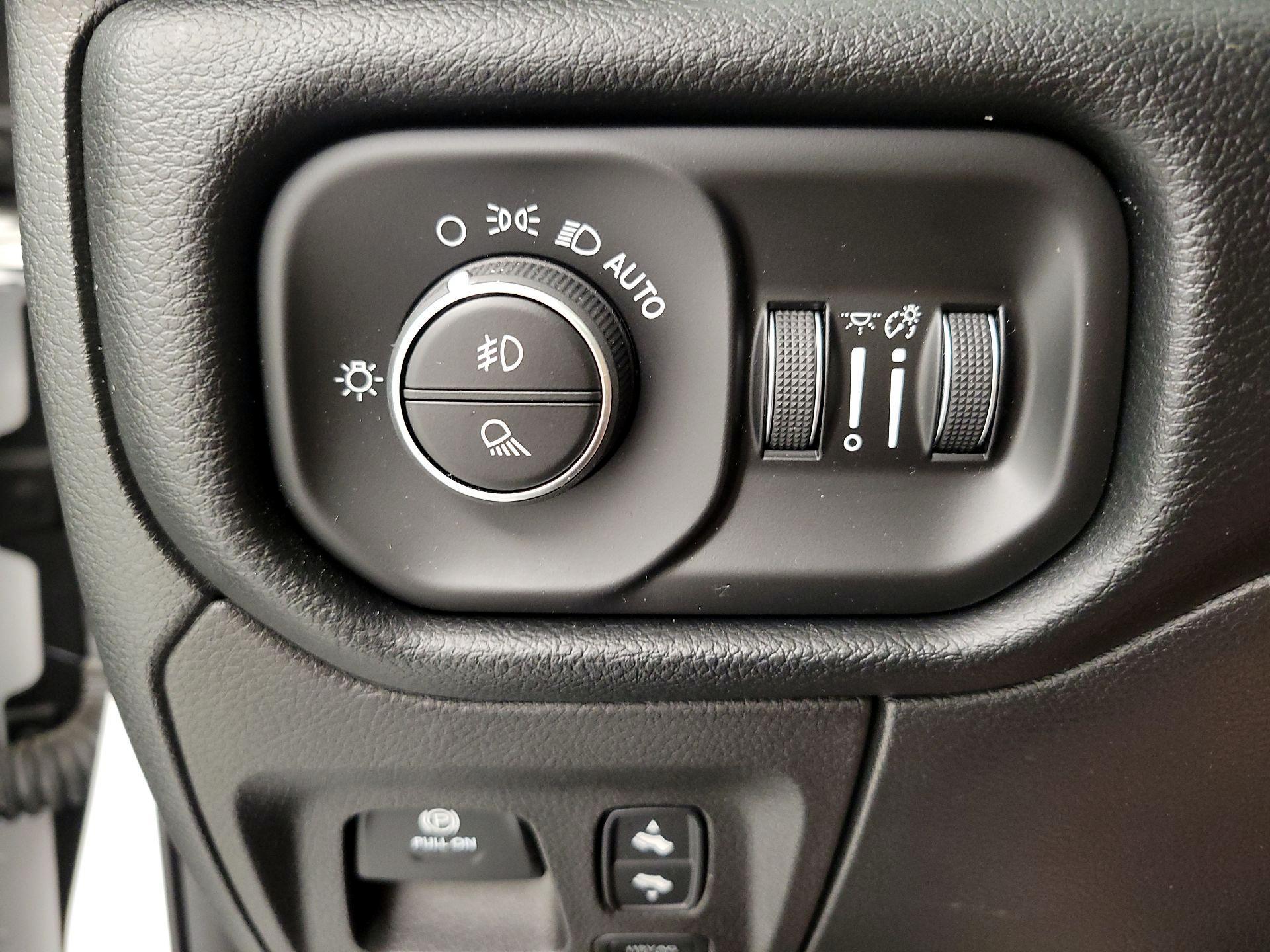 Thumbnail: 2021 RAM 1500 - 13