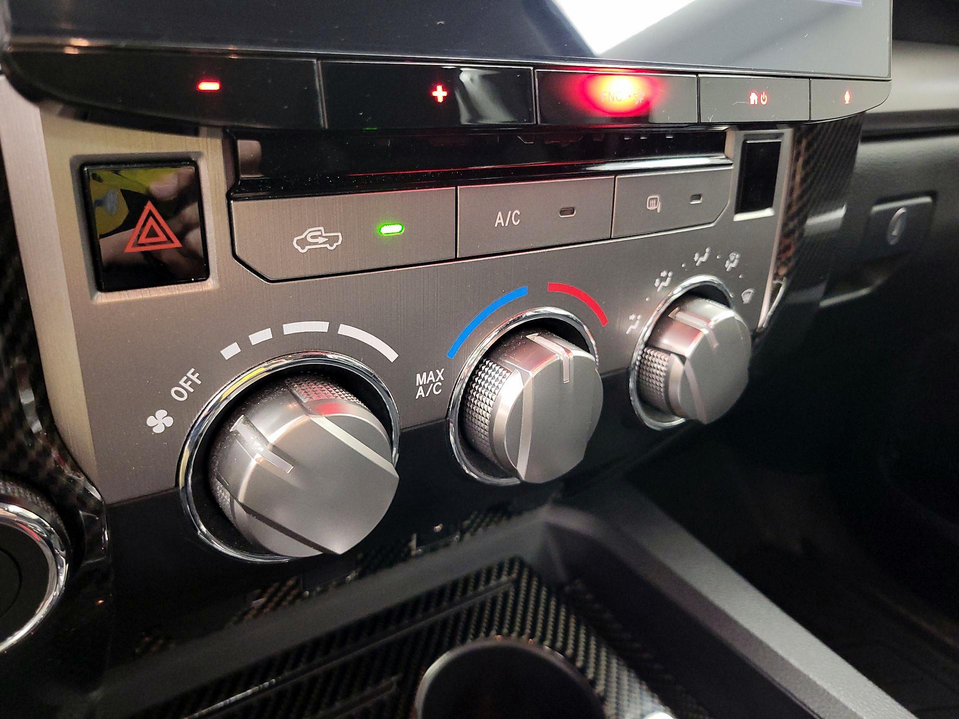 Thumbnail: 2015 Toyota Tundra - 16