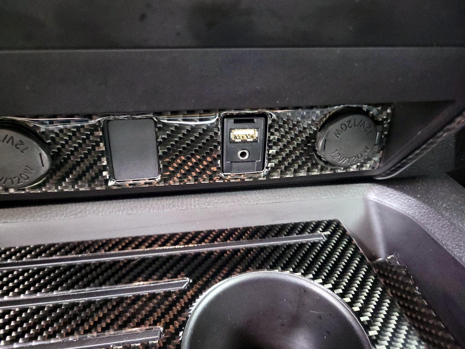 Thumbnail: 2015 Toyota Tundra - 18