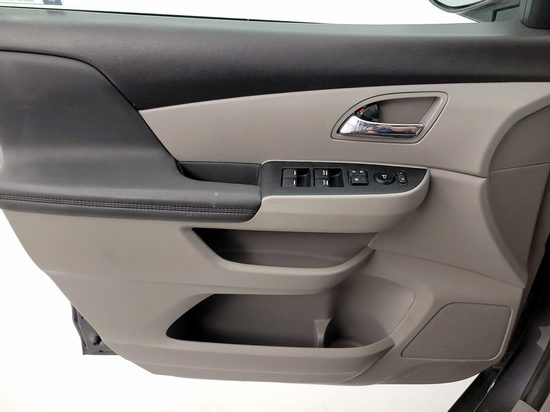 Thumbnail: 2017 Honda Odyssey - 12