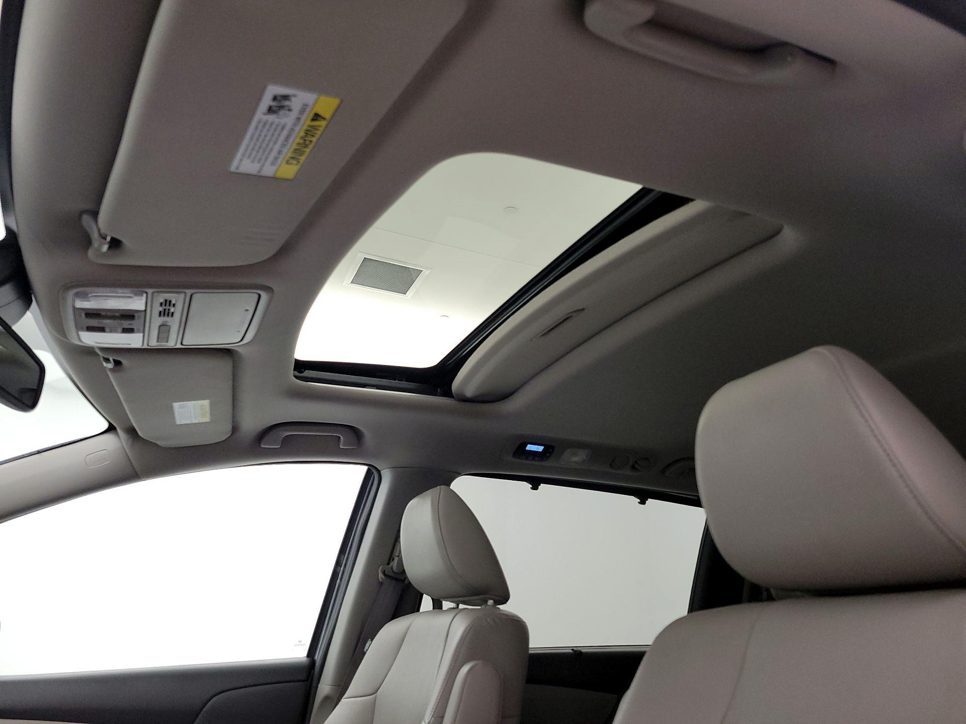 Thumbnail: 2017 Honda Odyssey - 19