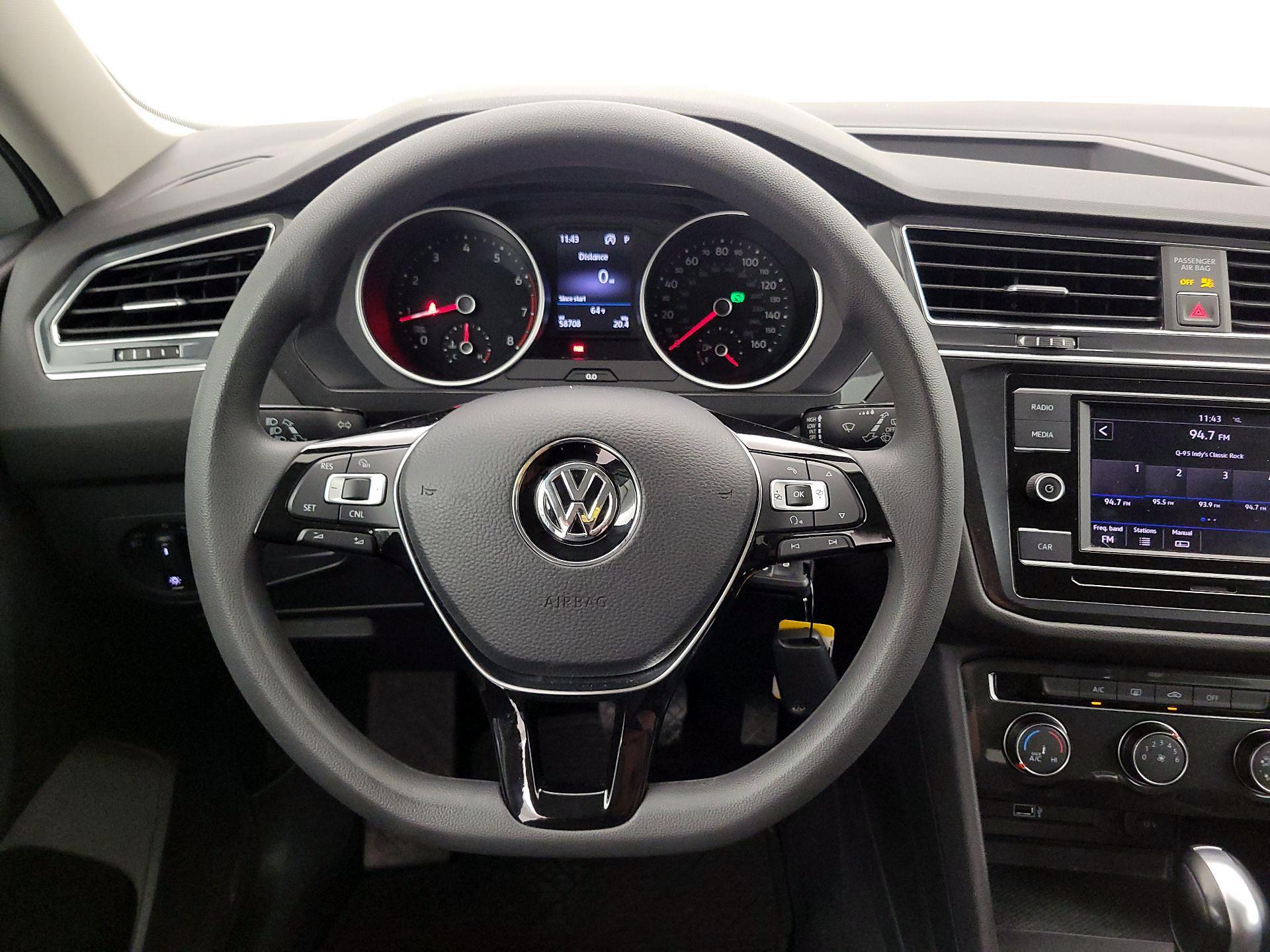 Thumbnail: 2018 Volkswagen Tiguan - 10