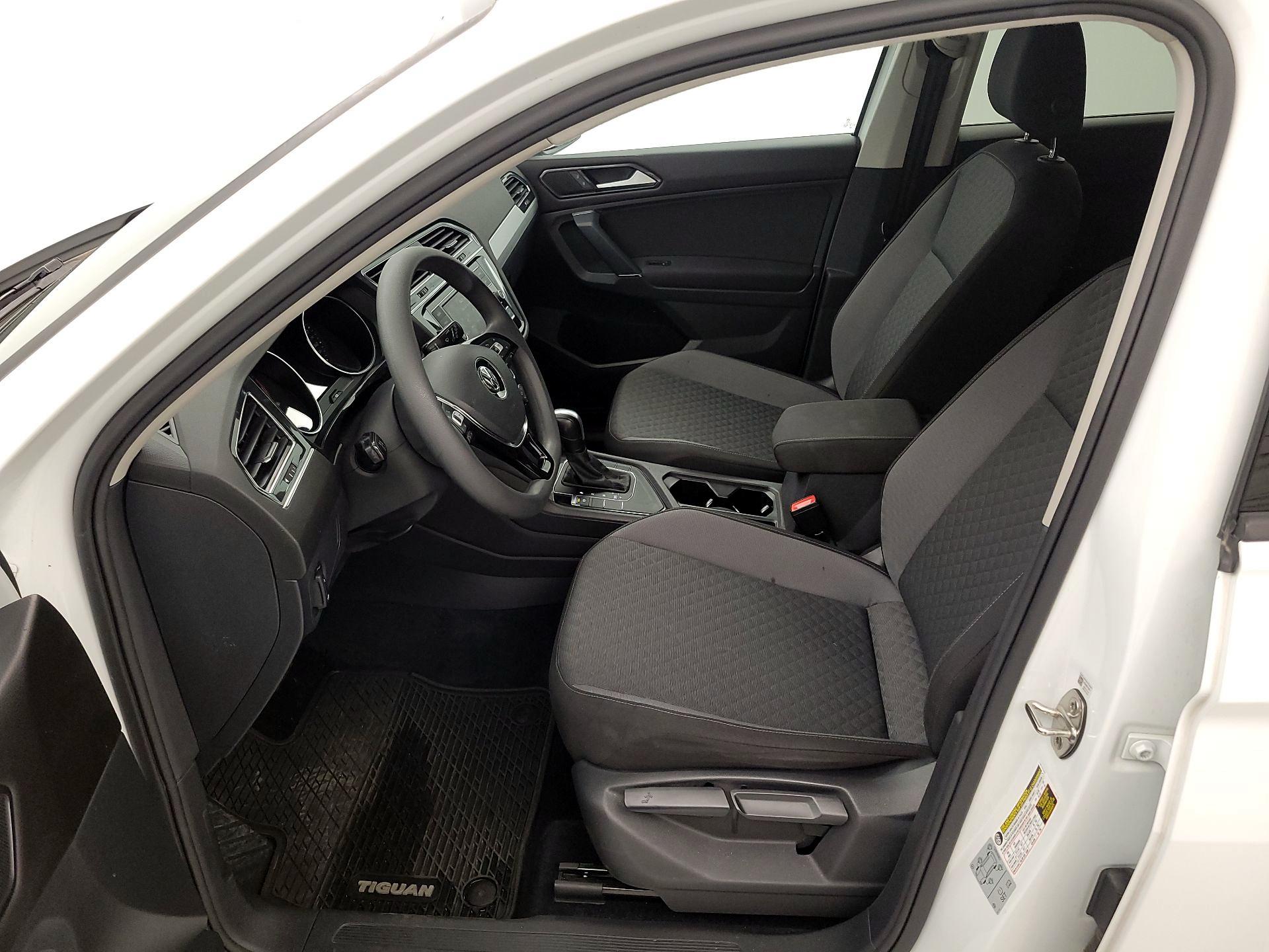 Thumbnail: 2018 Volkswagen Tiguan - 11