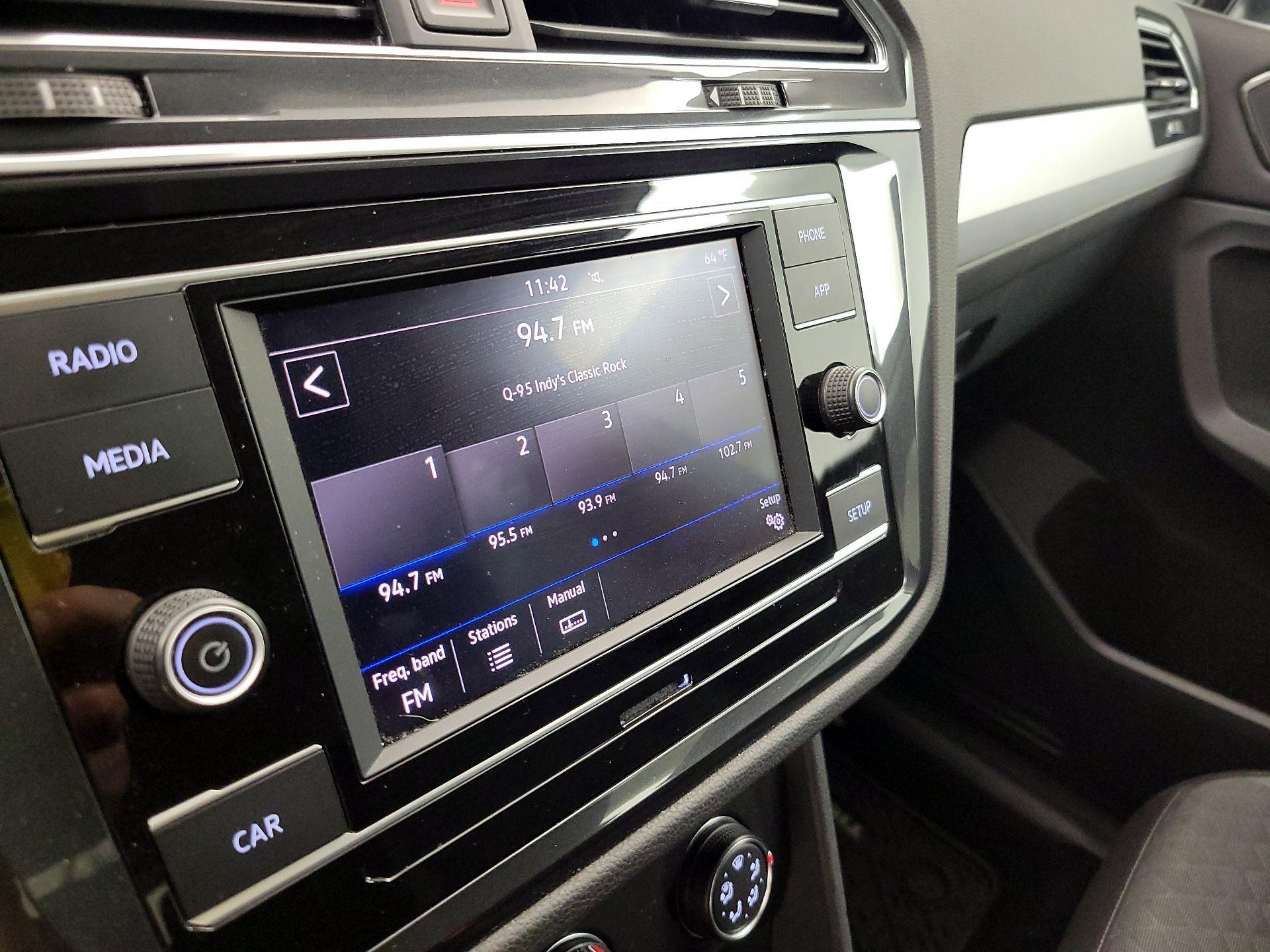 Thumbnail: 2018 Volkswagen Tiguan - 15