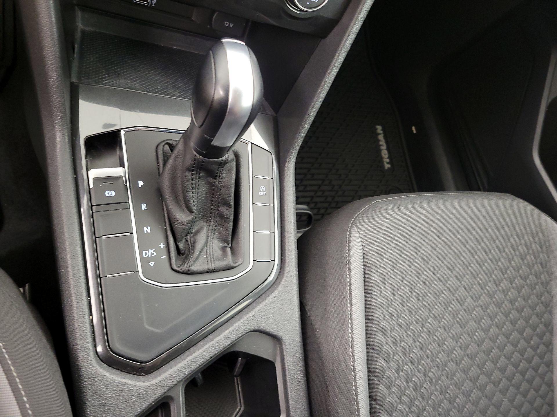 Thumbnail: 2018 Volkswagen Tiguan - 17