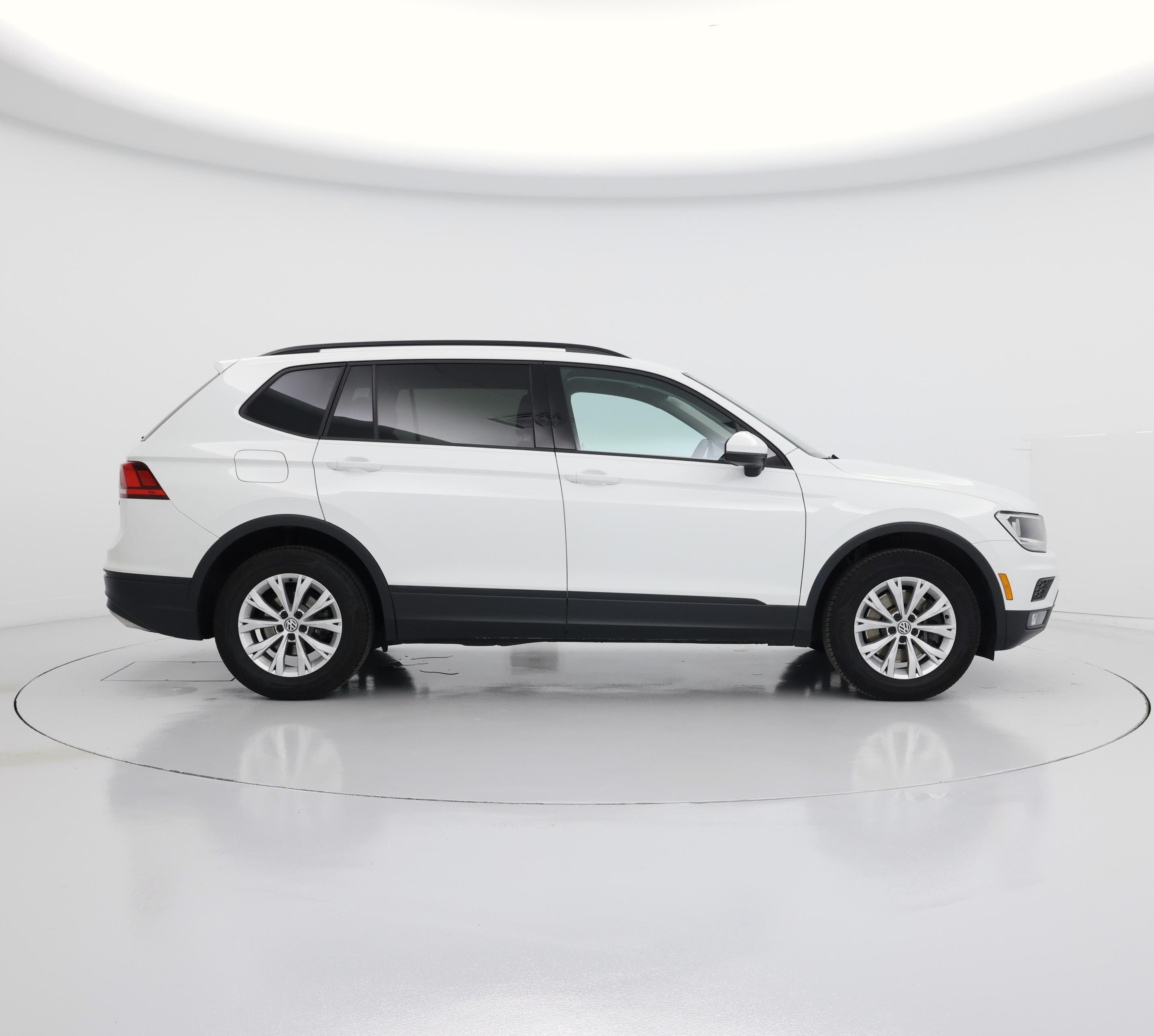 Thumbnail: 2018 Volkswagen Tiguan - 7