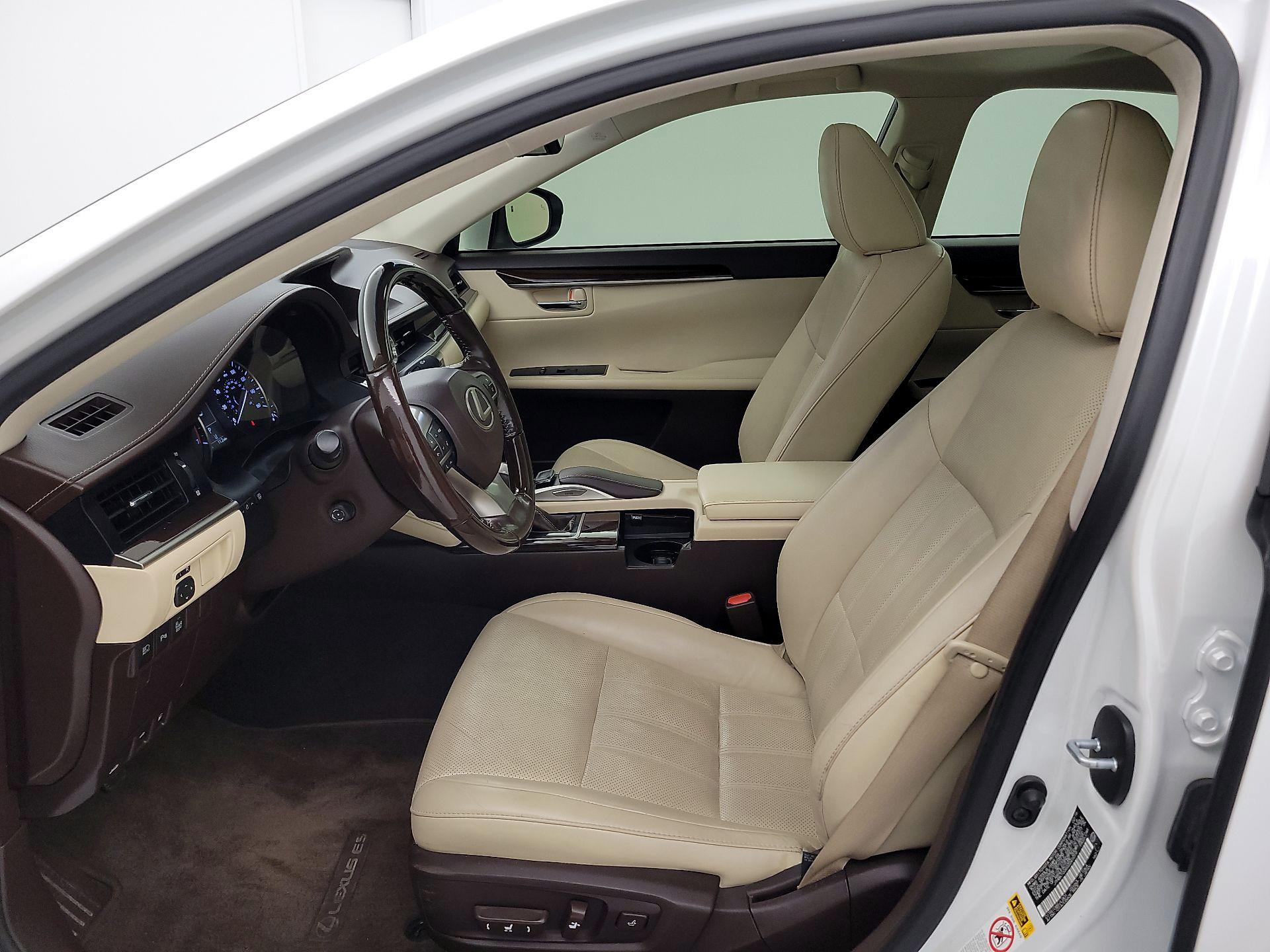 Thumbnail: 2016 Lexus ES - 11