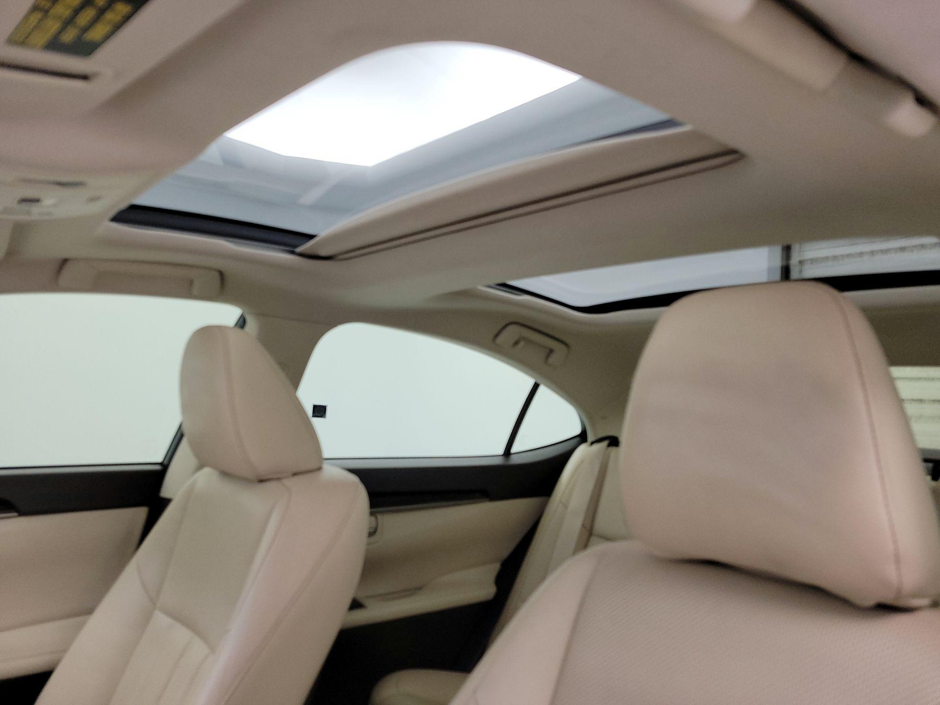 Thumbnail: 2016 Lexus ES - 19