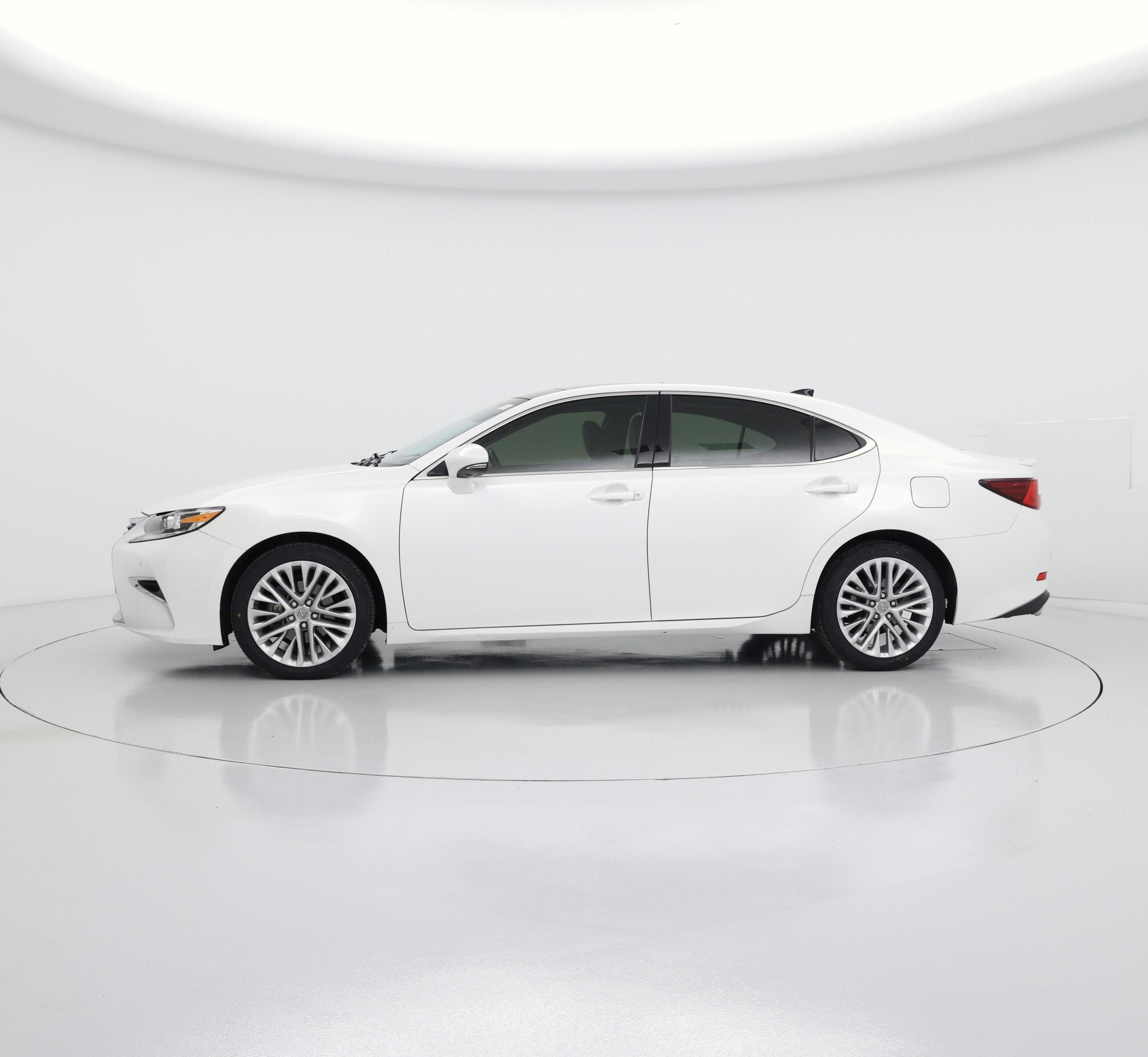 Thumbnail: 2016 Lexus ES - 3