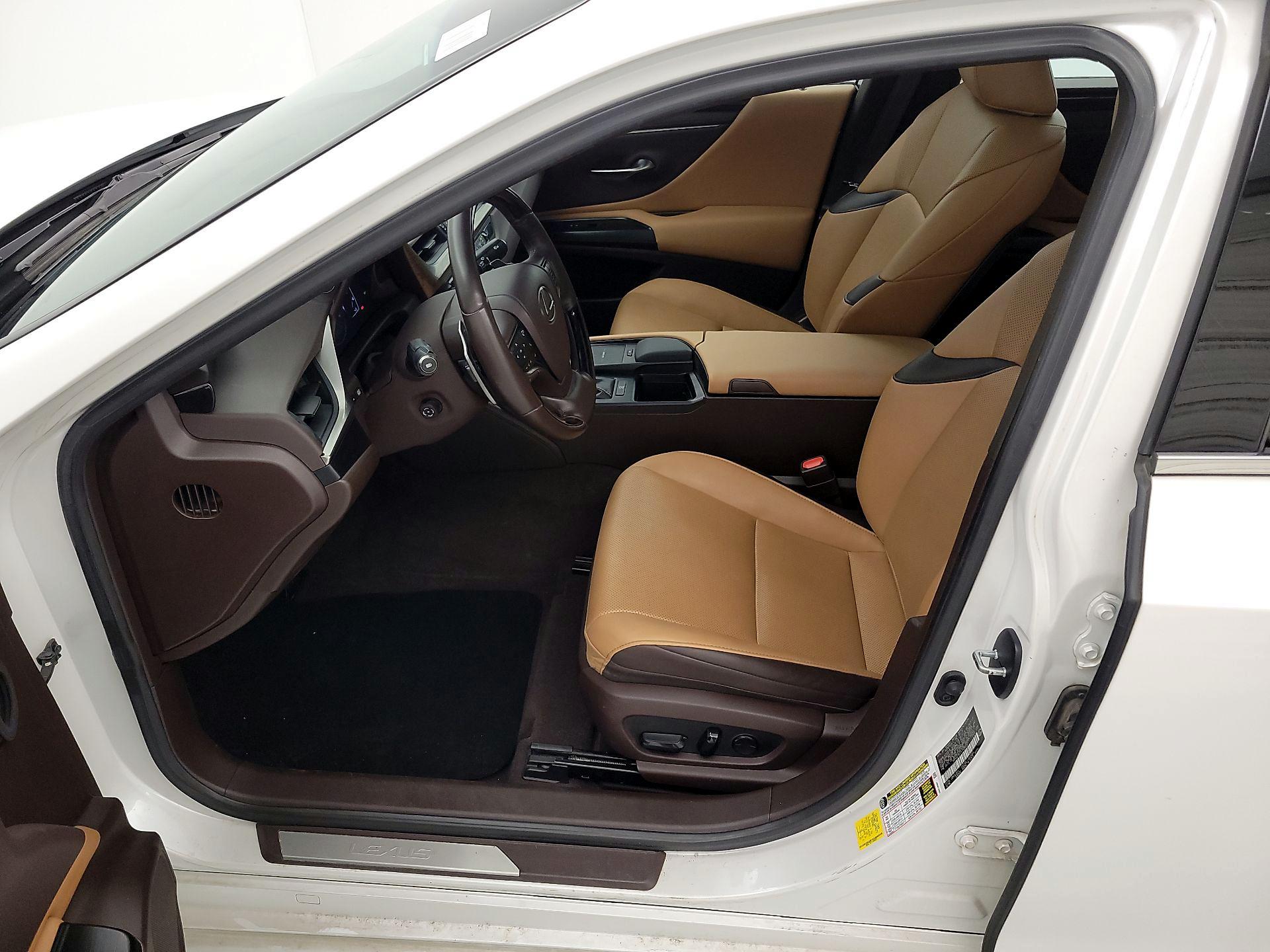 Thumbnail: 2020 Lexus ES - 11