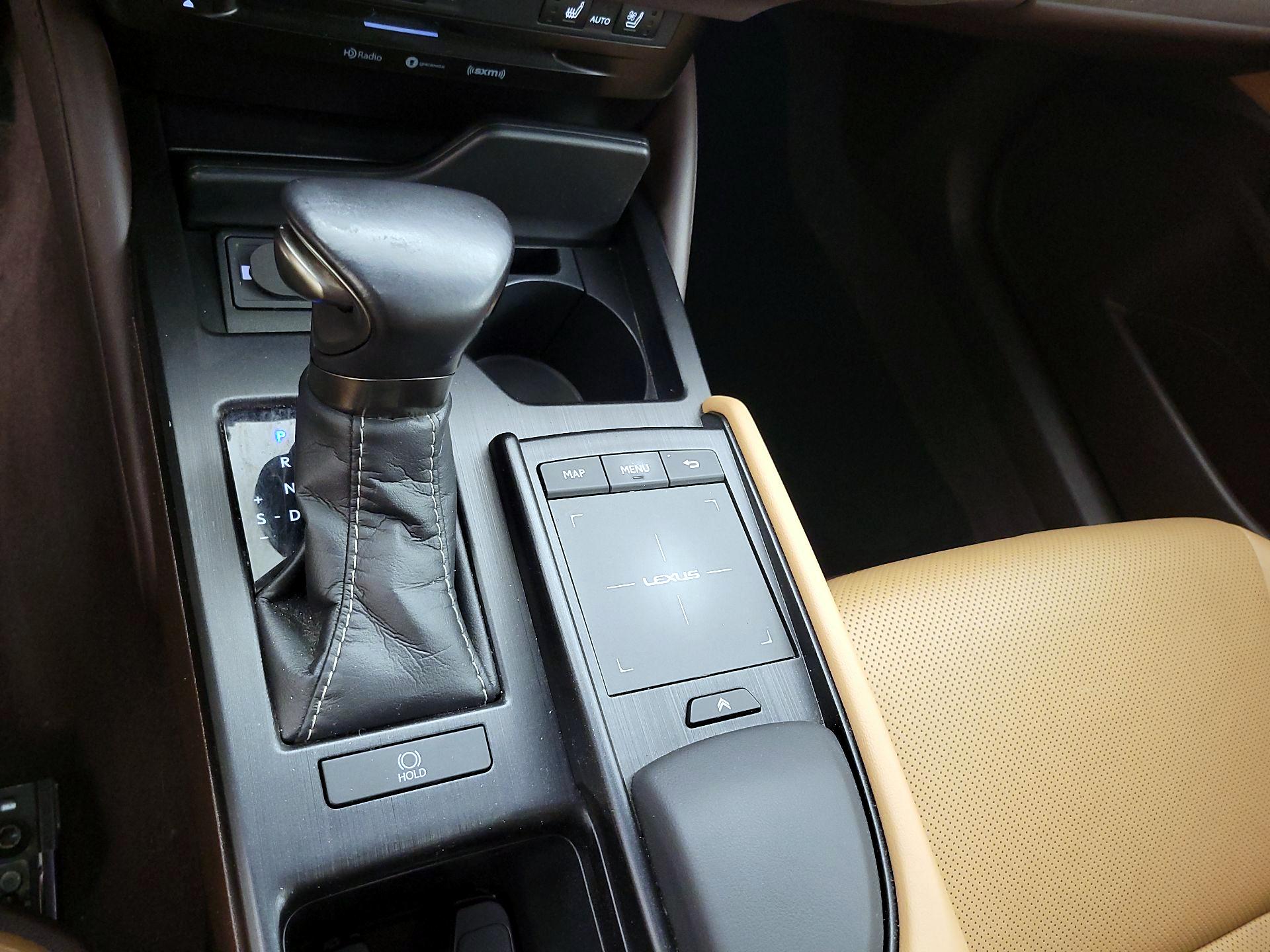 Thumbnail: 2020 Lexus ES - 18