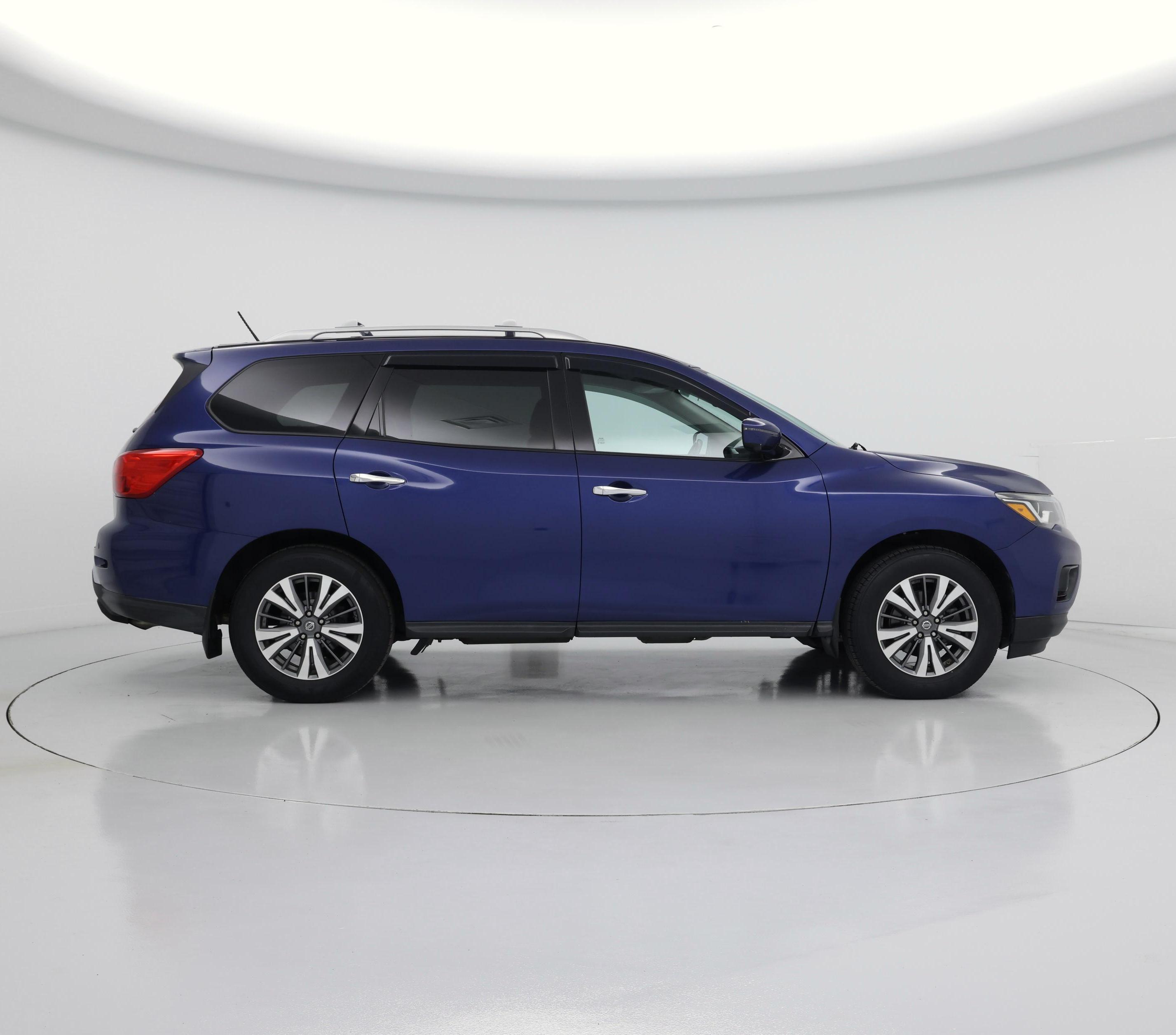 Thumbnail: 2017 Nissan Pathfinder - 7