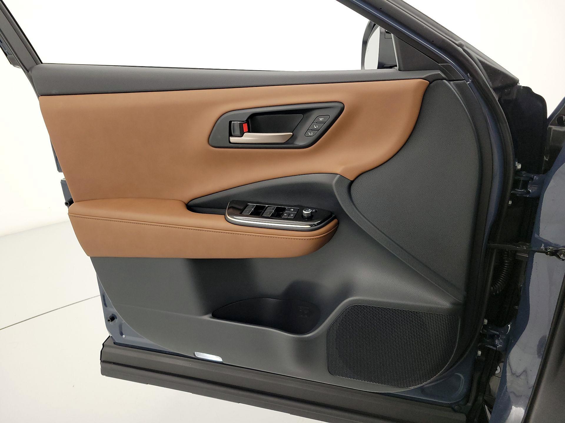 Thumbnail: 2025 Toyota Crown Signia - 12