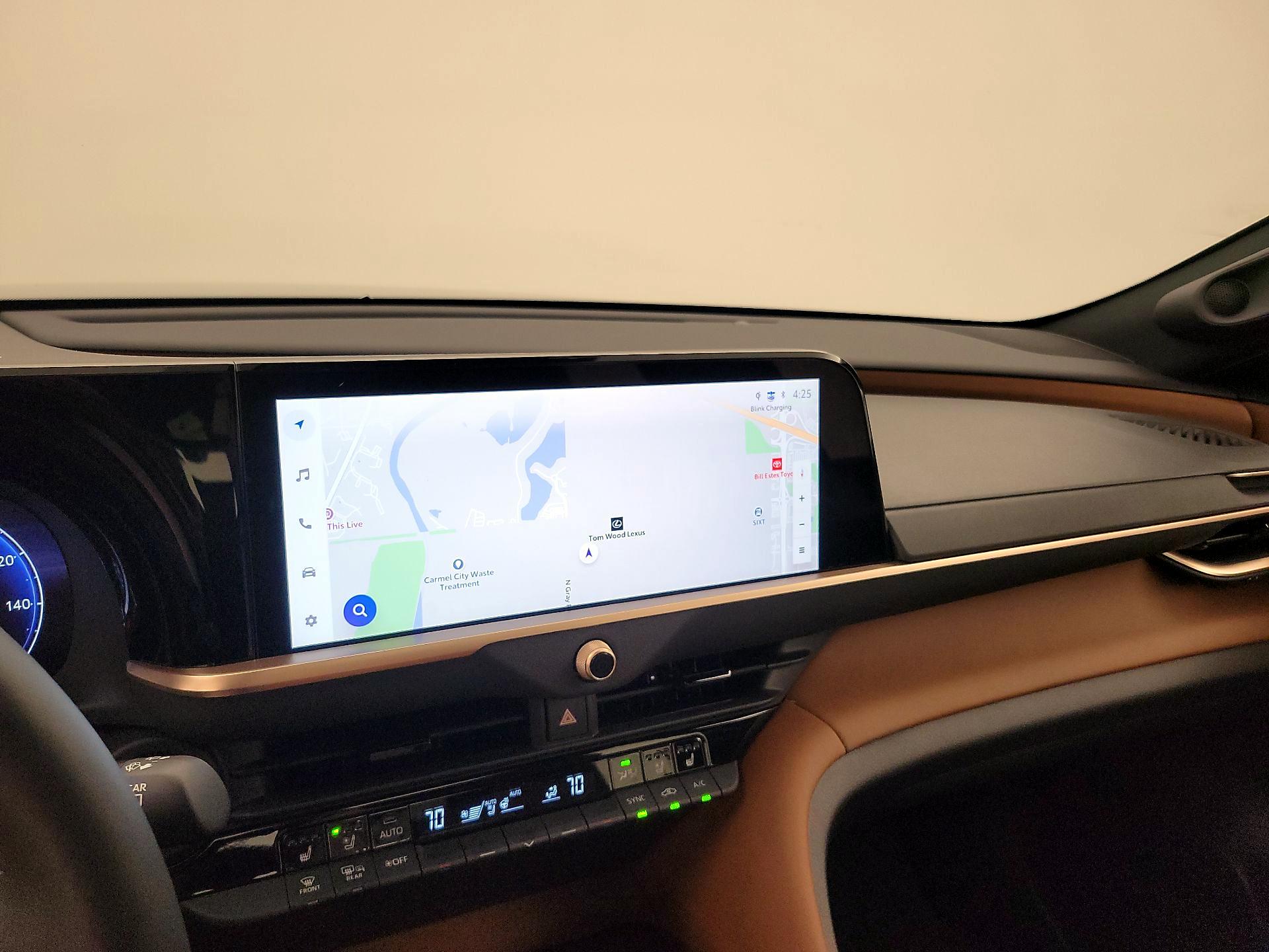 Thumbnail: 2025 Toyota Crown Signia - 14