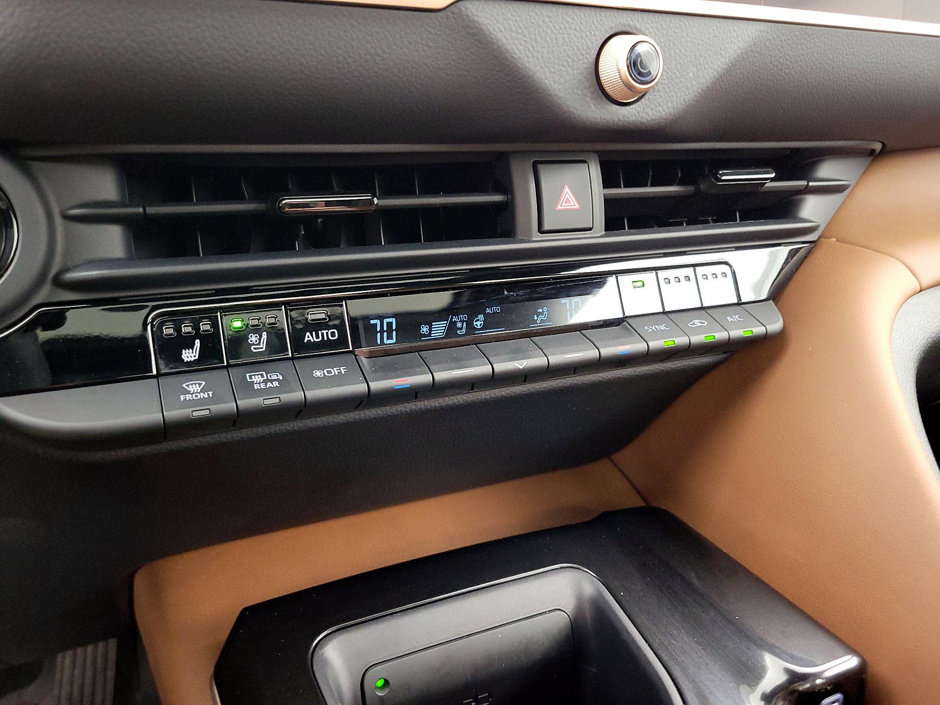 Thumbnail: 2025 Toyota Crown Signia - 17