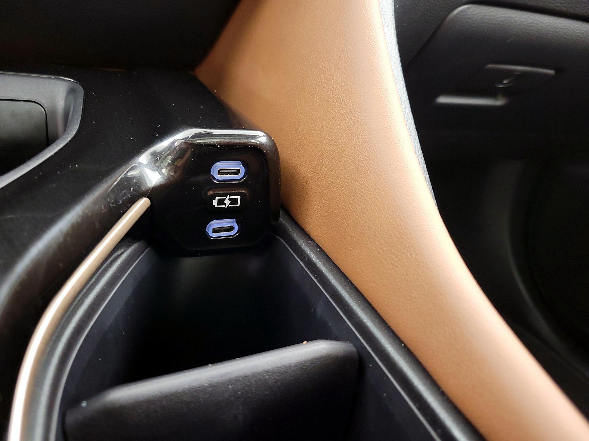 Thumbnail: 2025 Toyota Crown Signia - 19