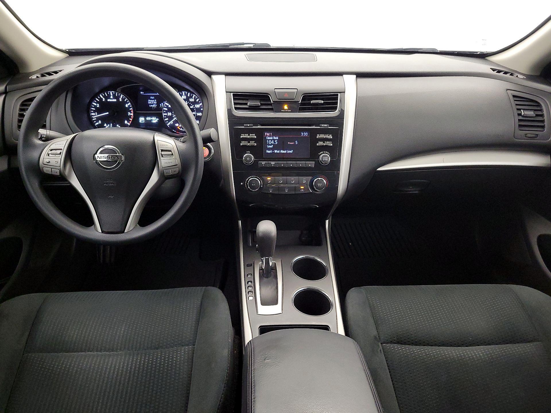 Thumbnail: 2015 Nissan Altima - 9