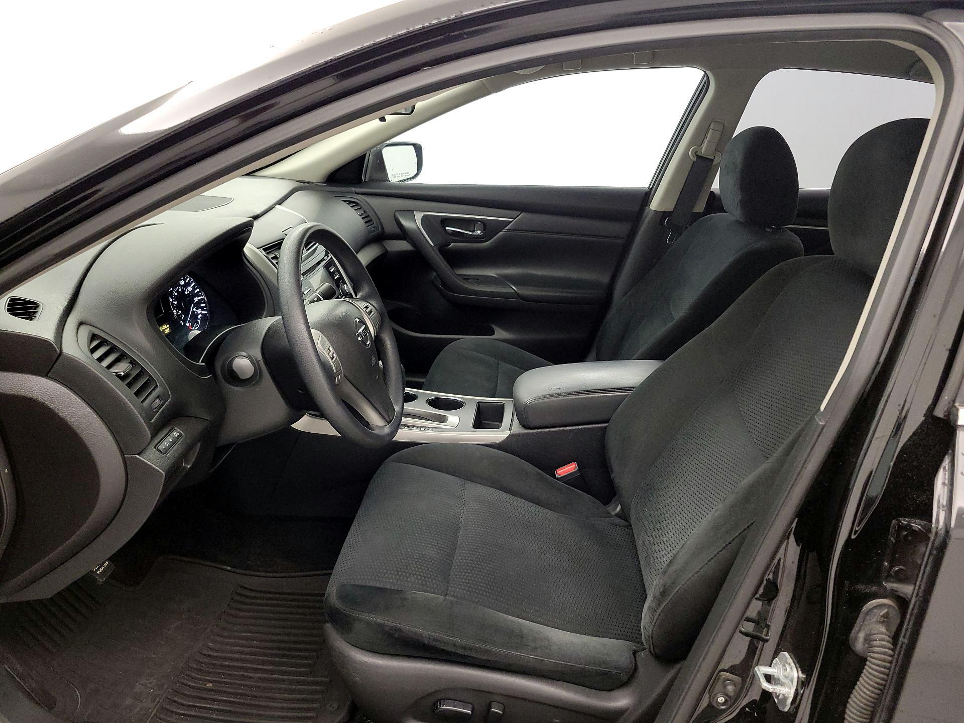 Thumbnail: 2015 Nissan Altima - 11