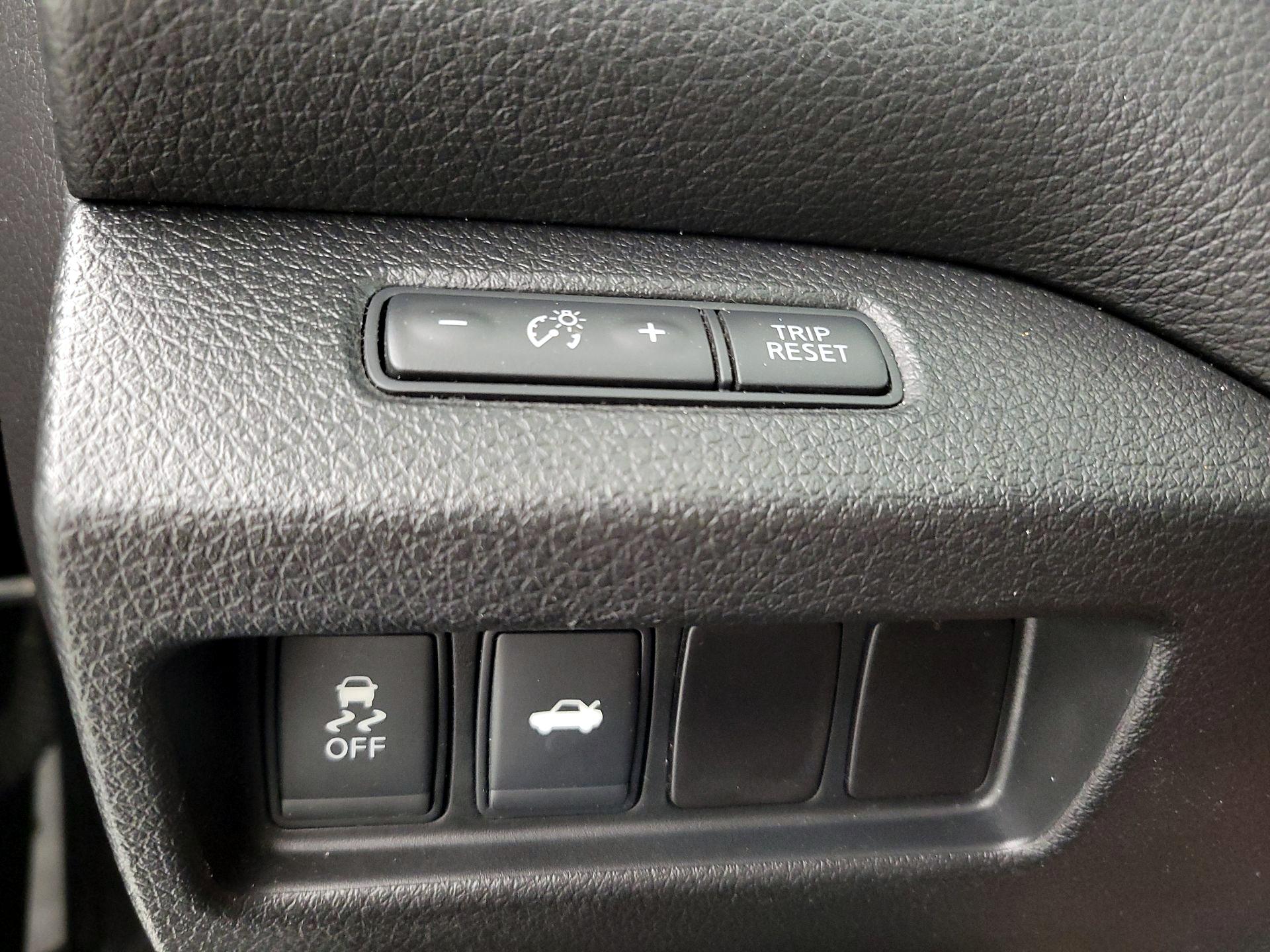 Thumbnail: 2015 Nissan Altima - 13