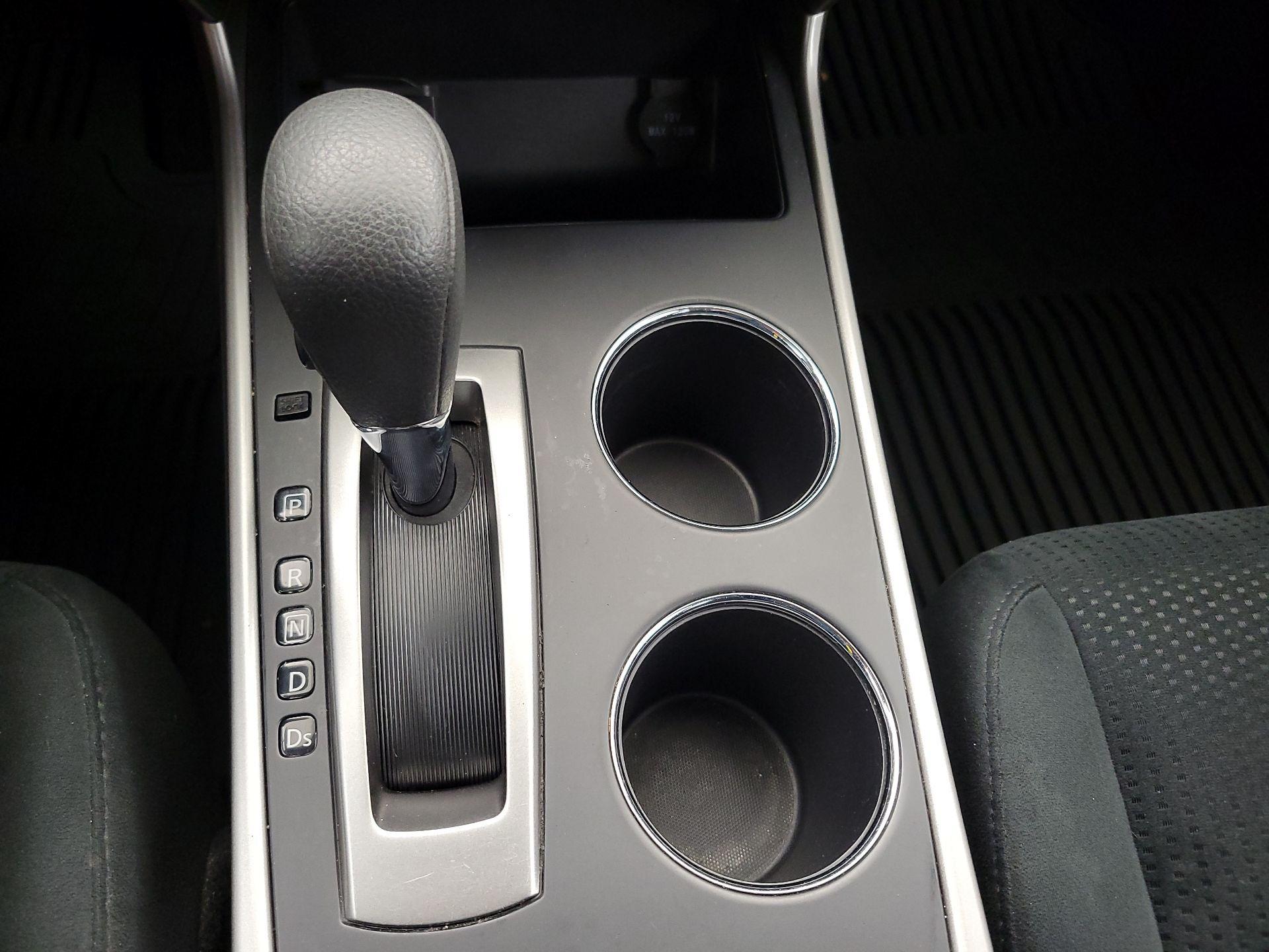 Thumbnail: 2015 Nissan Altima - 17