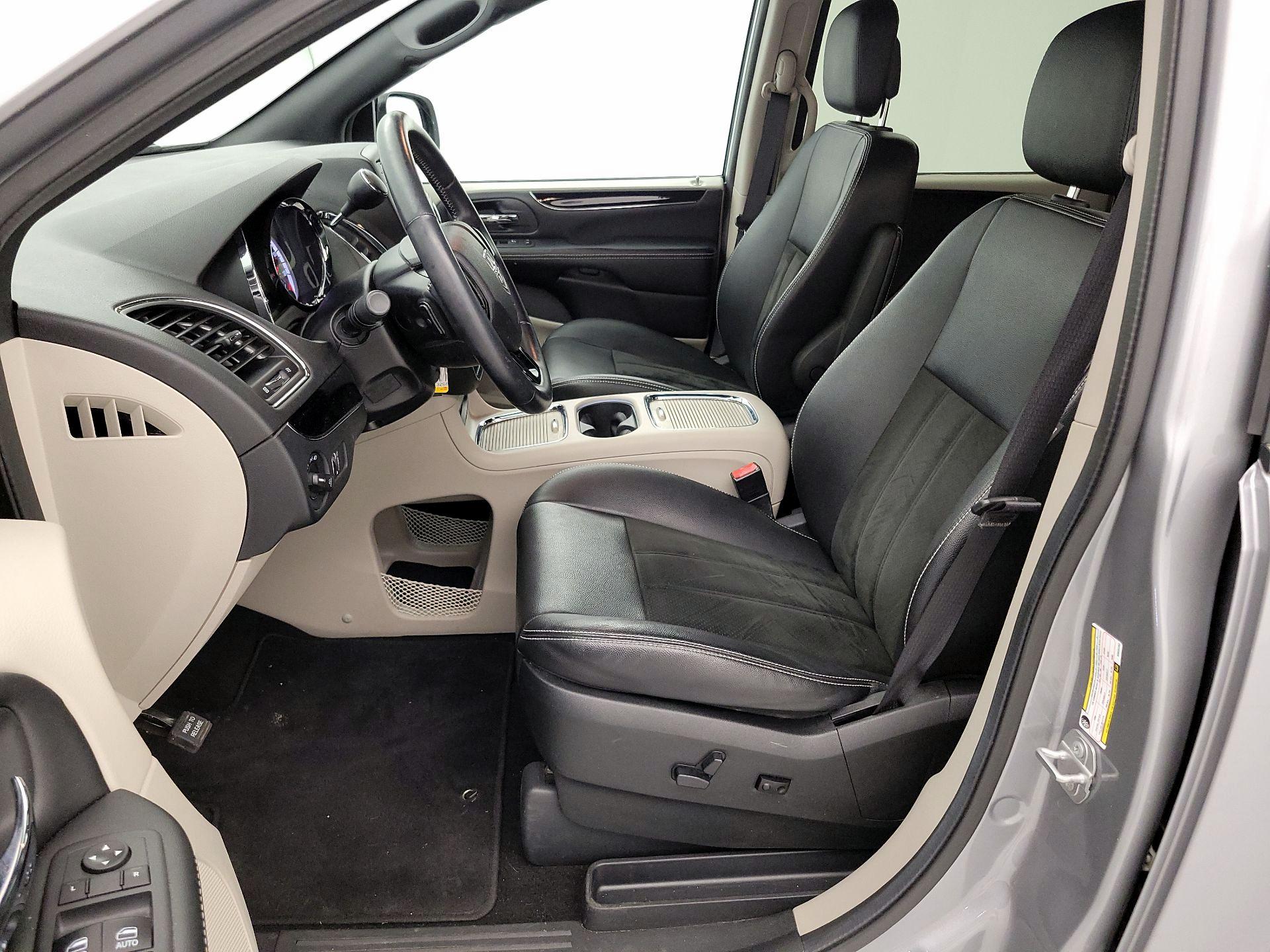 Thumbnail: 2019 Dodge Grand Caravan - 11