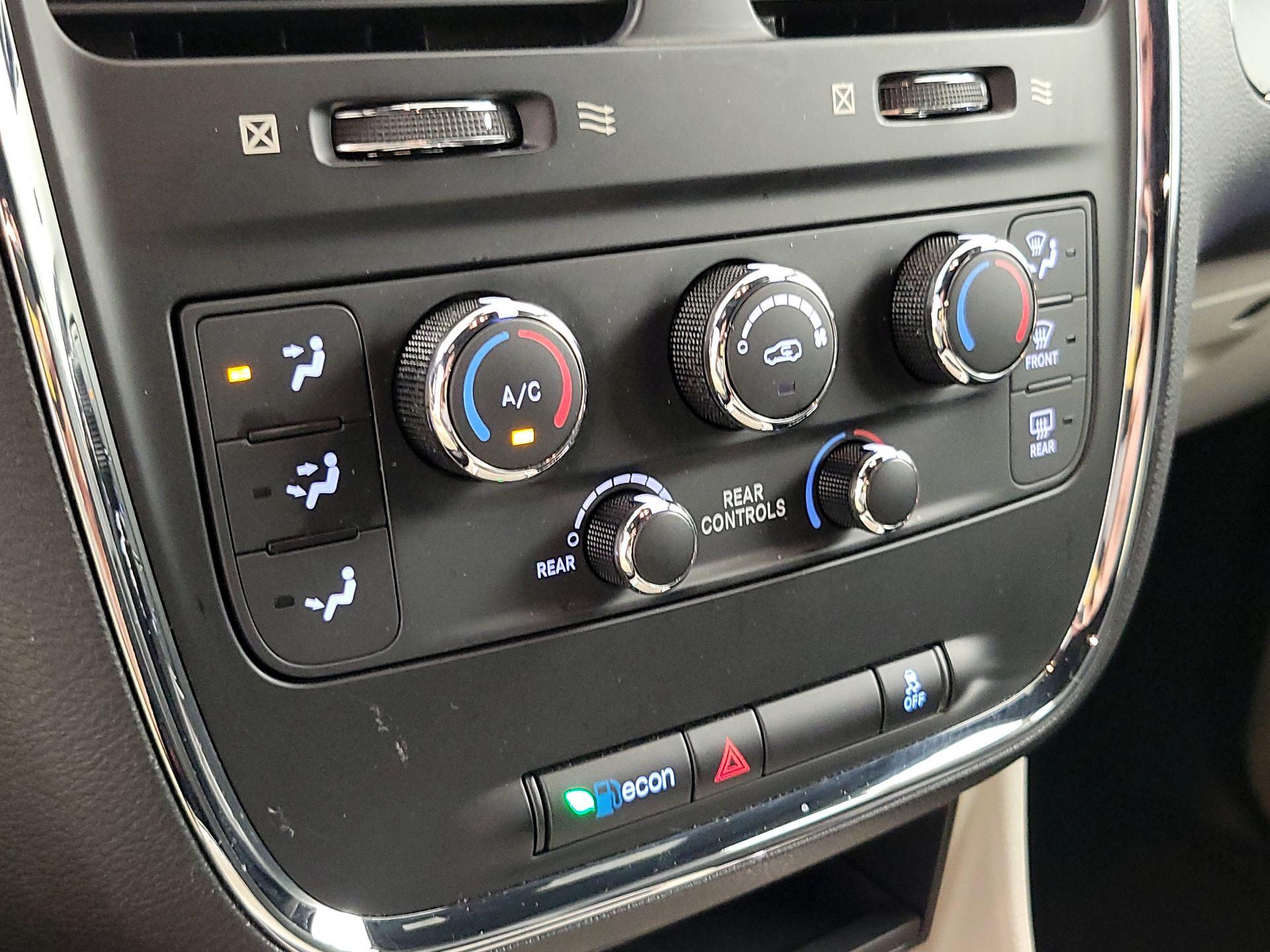 Thumbnail: 2019 Dodge Grand Caravan - 16