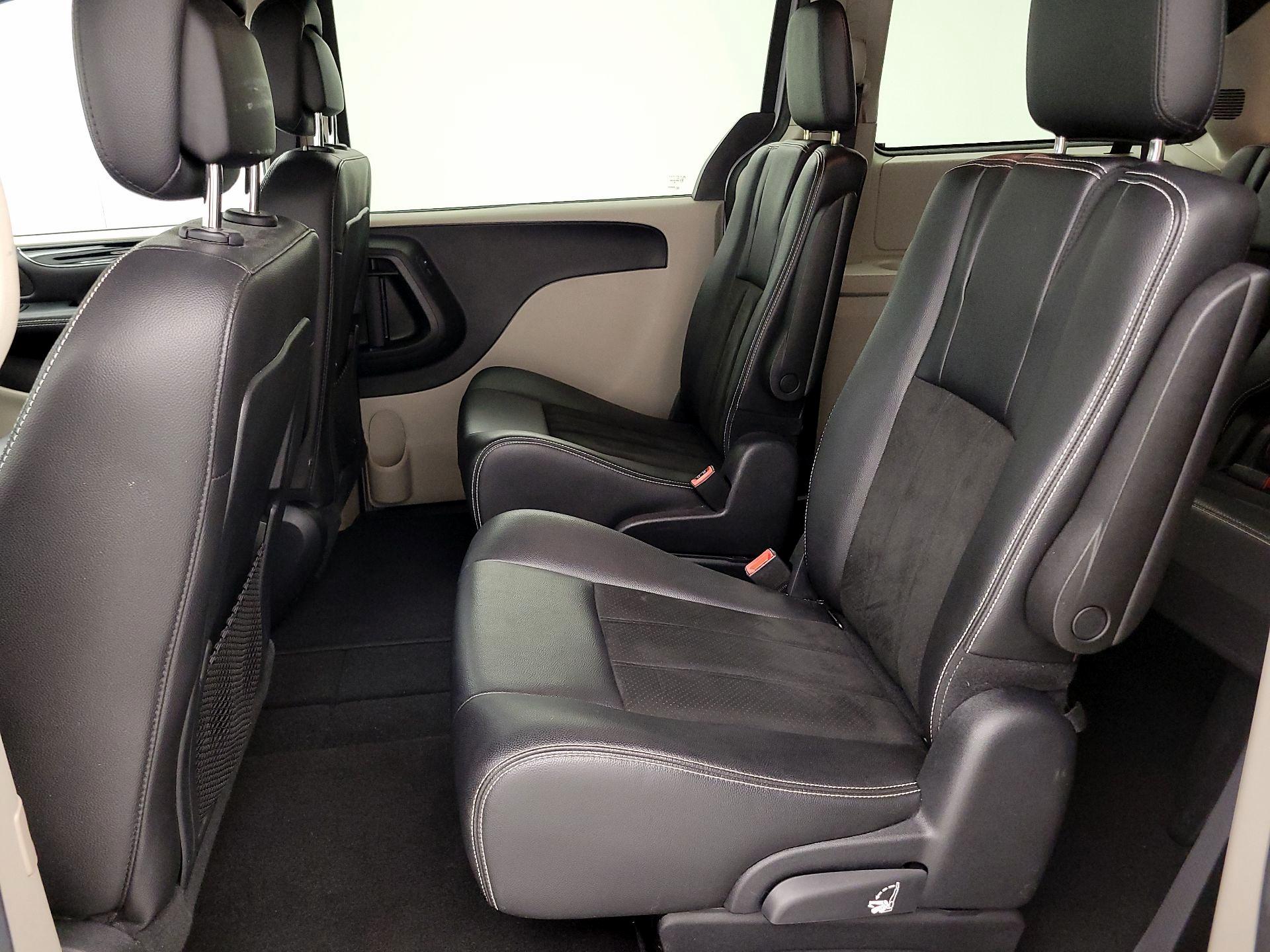 Thumbnail: 2019 Dodge Grand Caravan - 19