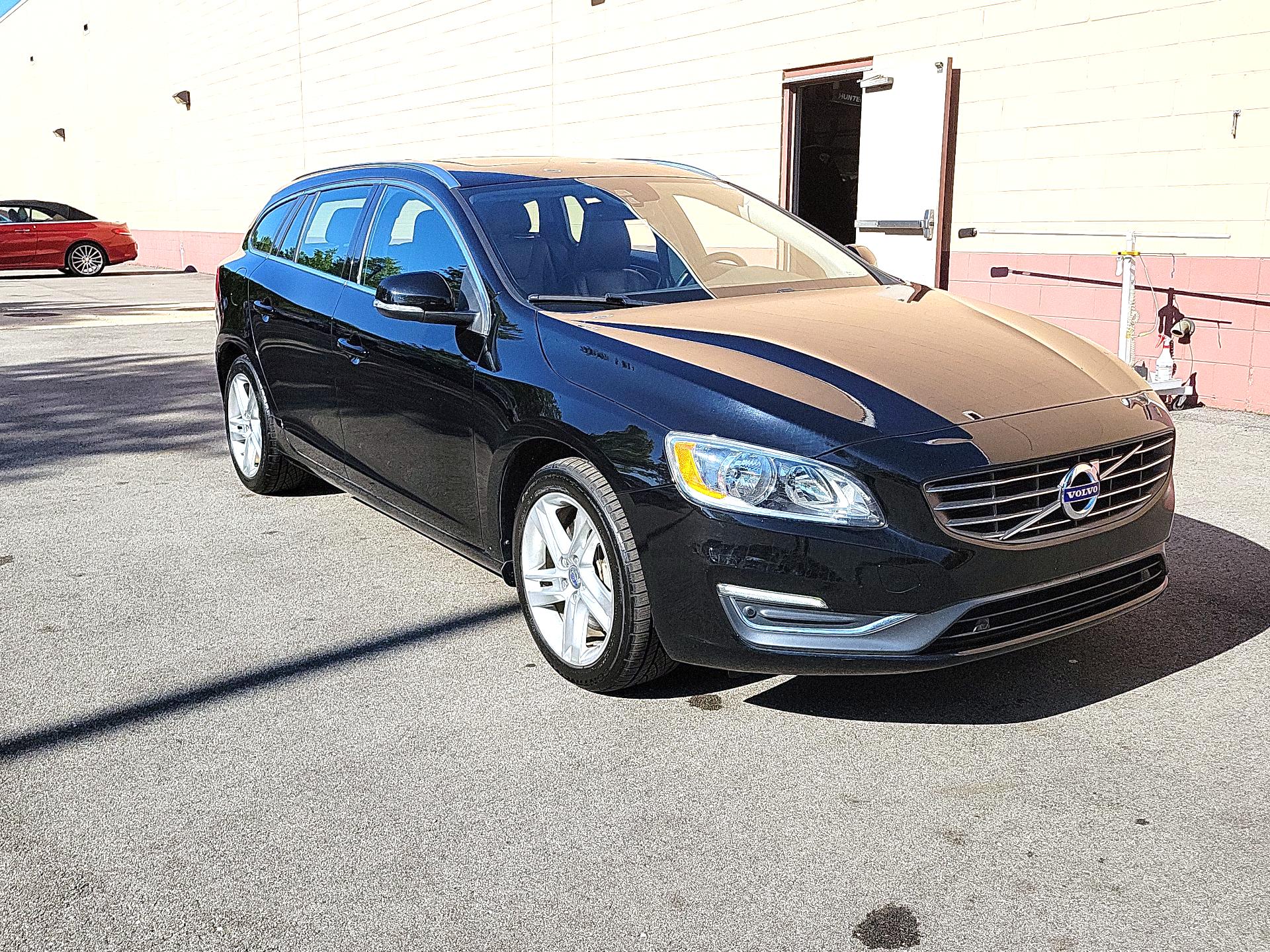 Thumbnail: 2015 Volvo V60 - 1