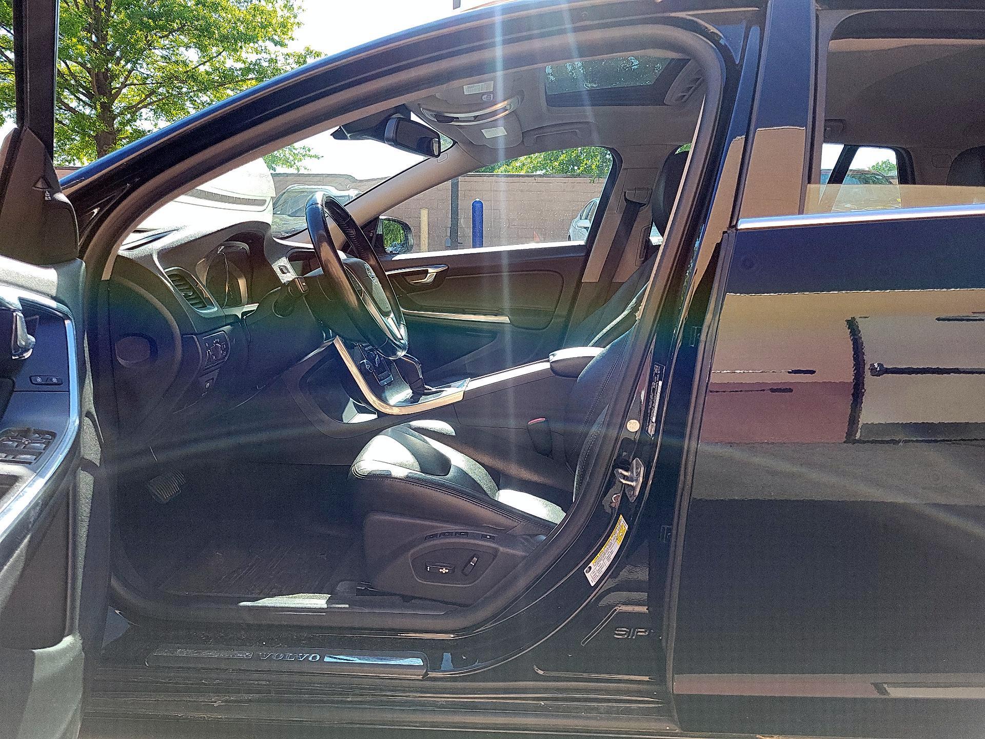 Thumbnail: 2015 Volvo V60 - 9
