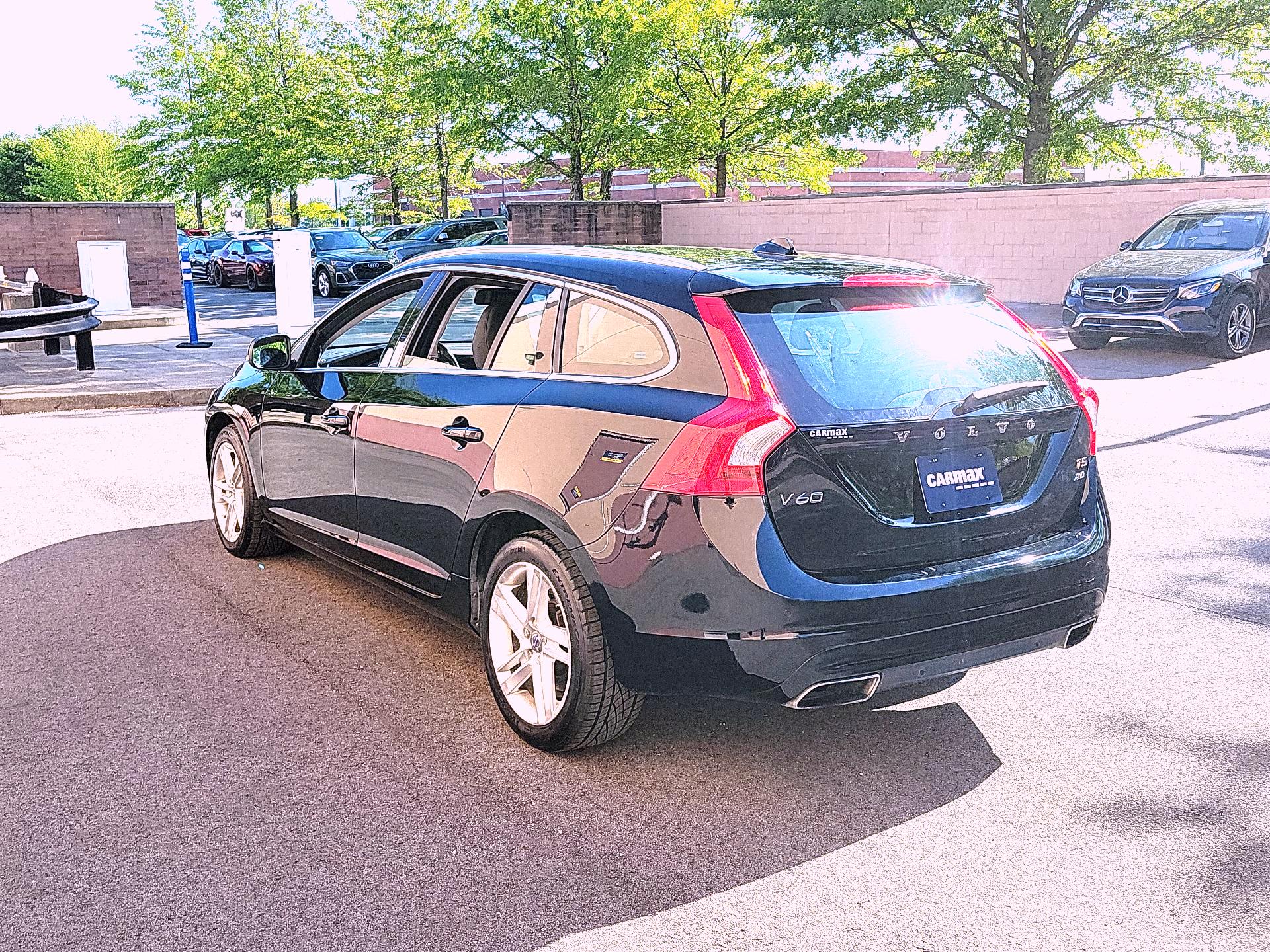 Thumbnail: 2015 Volvo V60 - 7