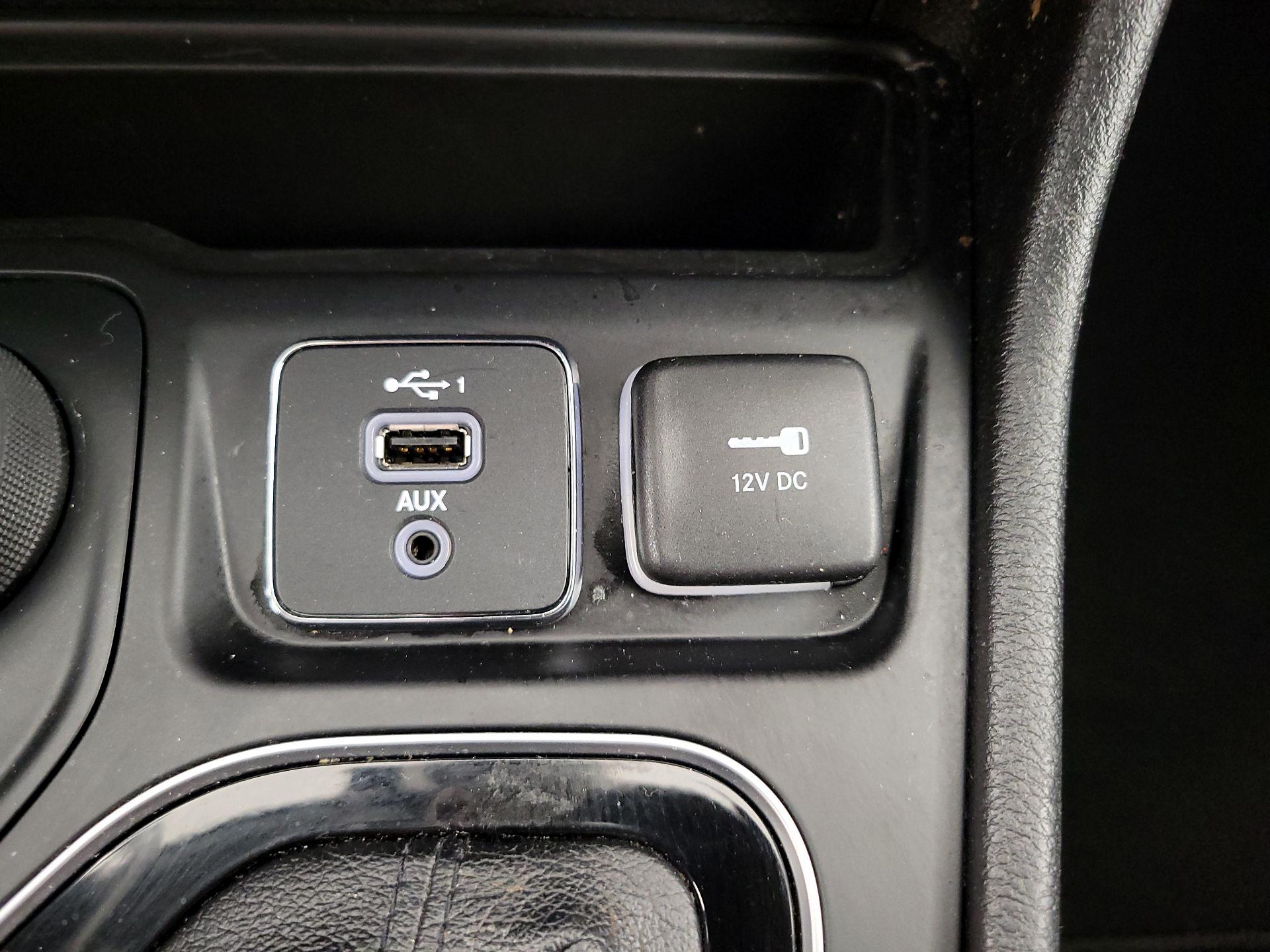 Thumbnail: 2021 Jeep Cherokee - 18