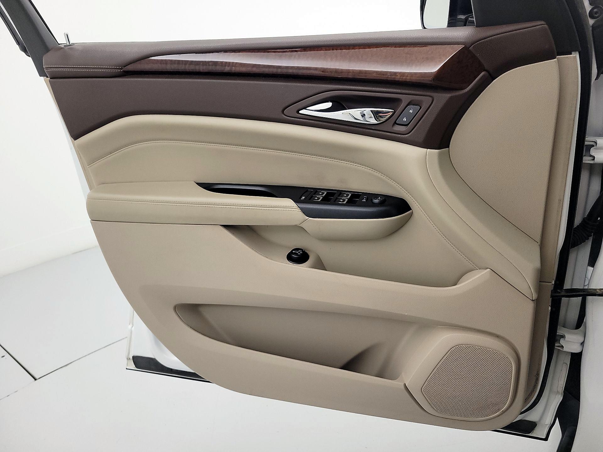 Thumbnail: 2015 Cadillac SRX - 12