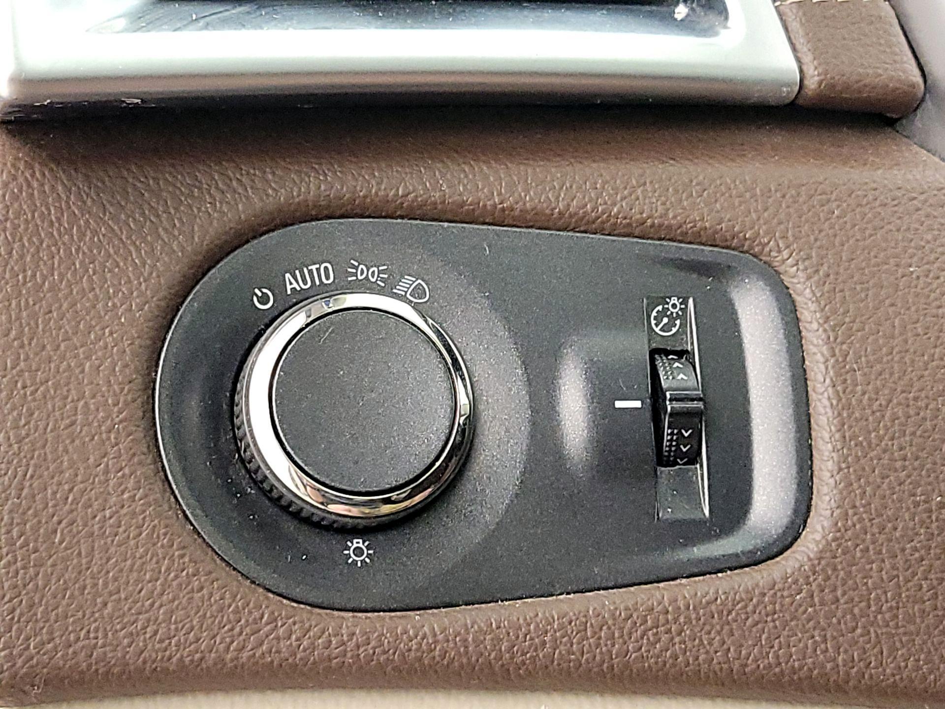 Thumbnail: 2015 Cadillac SRX - 13