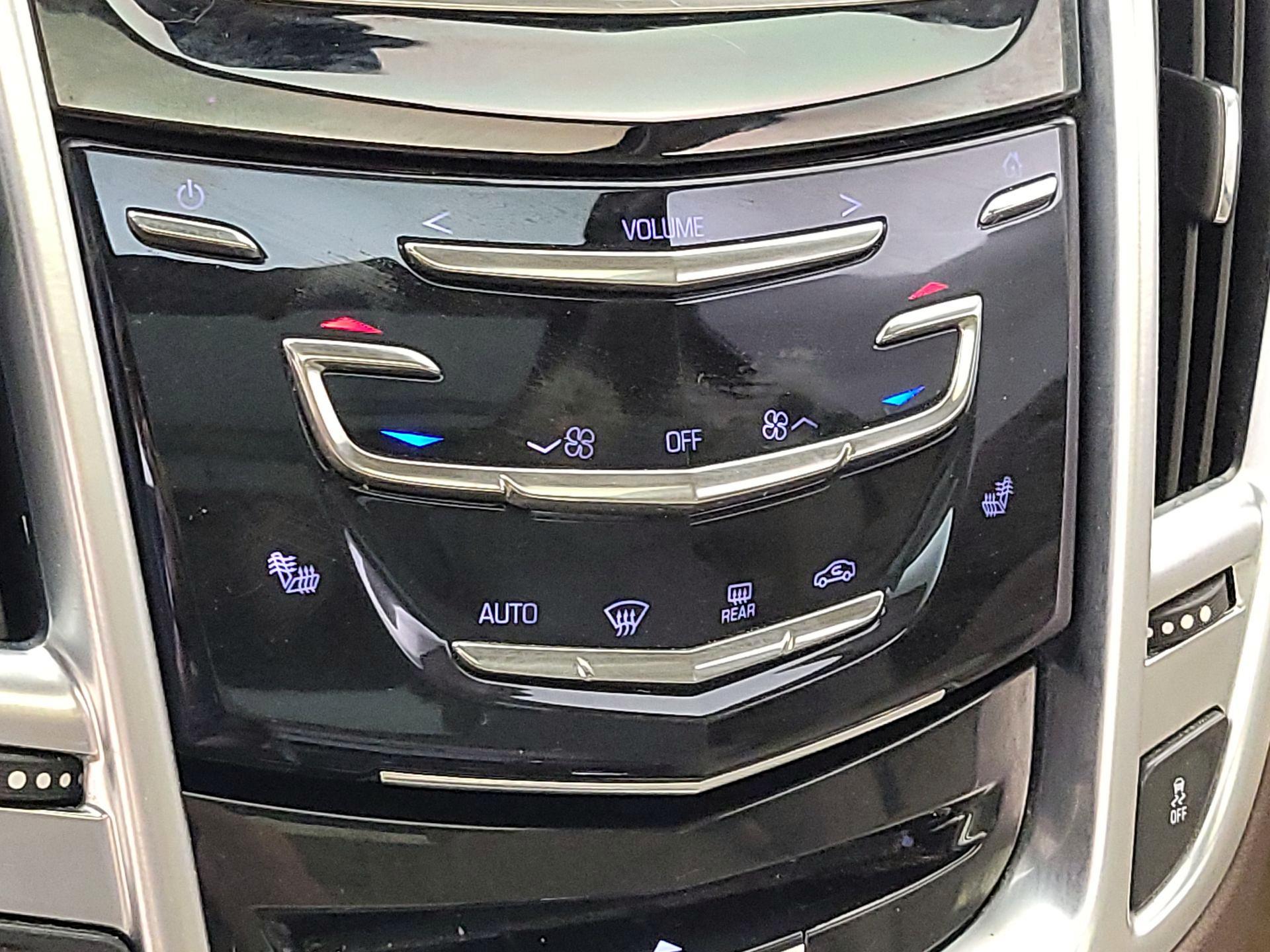 Thumbnail: 2015 Cadillac SRX - 17