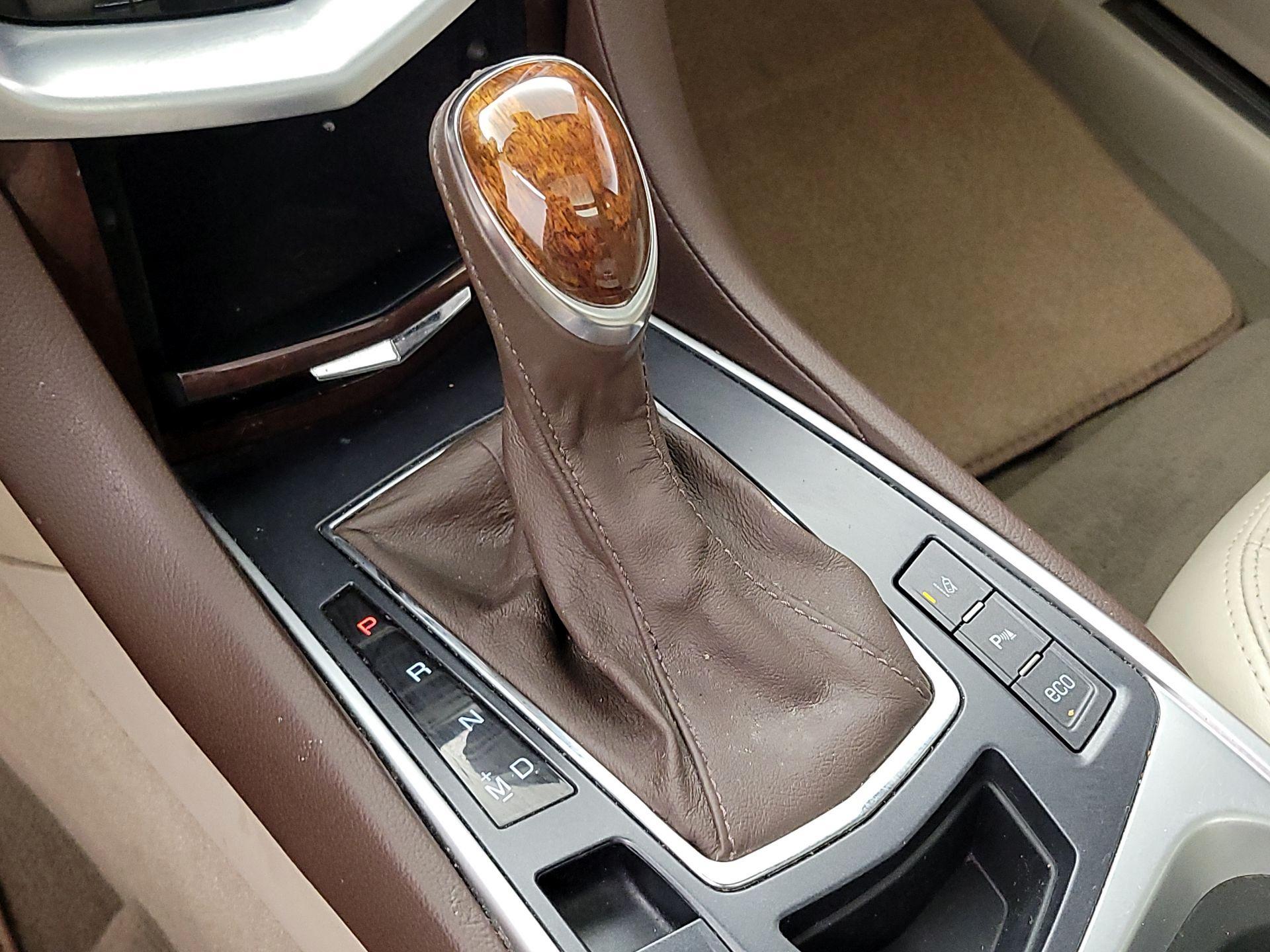 Thumbnail: 2015 Cadillac SRX - 18