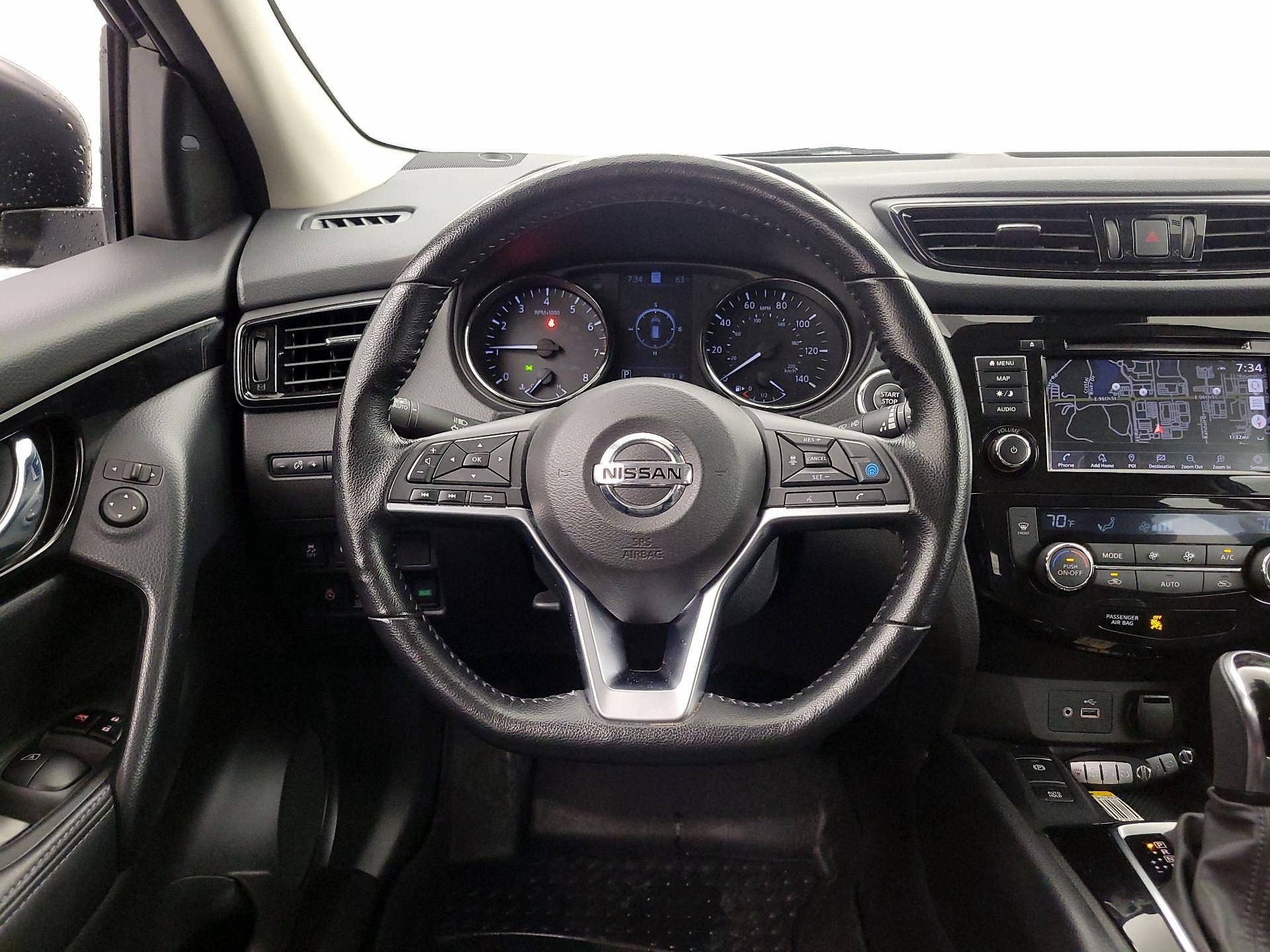 Thumbnail: 2022 Nissan Rogue Sport - 10