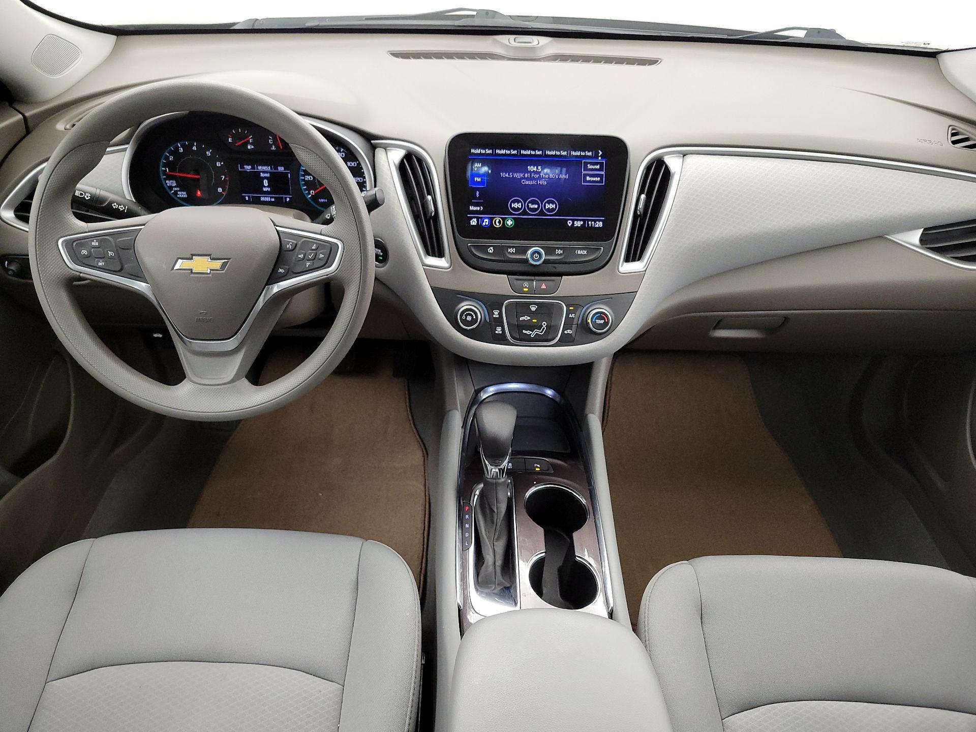 Thumbnail: 2022 Chevrolet Malibu - 9